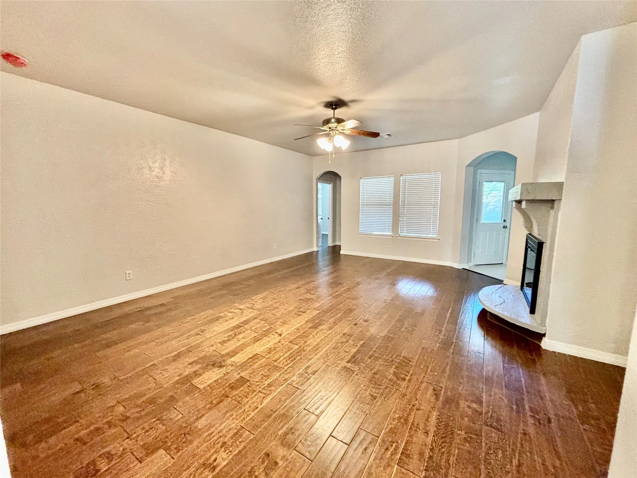 Single Family Residence For Rent in Collin County , 1312 Bateman Lane, Celina, Texas 75009, 3 Bedroom, 2 Bathroom, 2 Garage spaces, 1,804 Sqft, built in 2007, mls#21414517, Real Estate Agent in Celina, Homes For Rent in Collin county, Homes For Rent in Celina, Realtor in Celina Texas, Real Estate Brokerage Independent Realty Texas, Luminita Cordes Realtor