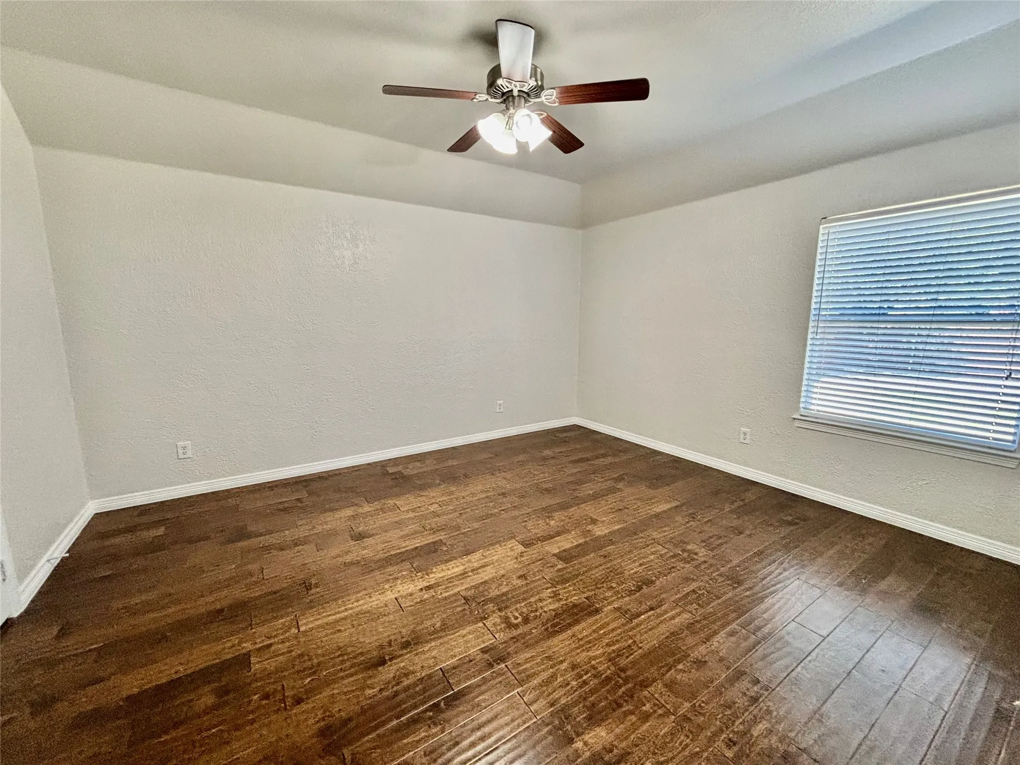 Single Family Residence For Rent in Collin County , 1312 Bateman Lane, Celina, Texas 75009, 3 Bedroom, 2 Bathroom, 2 Garage spaces, 1,804 Sqft, built in 2007, mls#21414517, Real Estate Agent in Celina, Homes For Rent in Collin county, Homes For Rent in Celina, Realtor in Celina Texas, Real Estate Brokerage Independent Realty Texas, Luminita Cordes Realtor