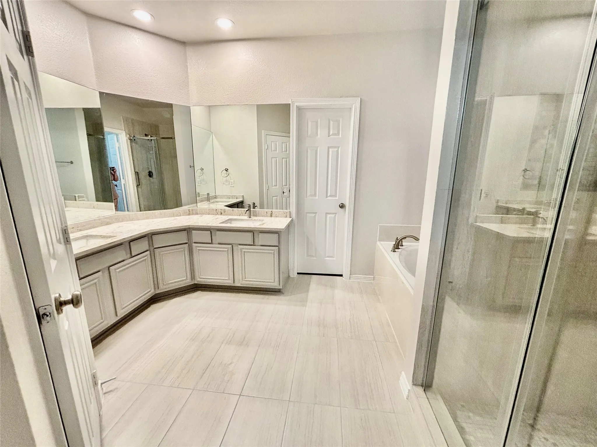 Single Family Residence For Rent in Collin County , 1312 Bateman Lane, Celina, Texas 75009, 3 Bedroom, 2 Bathroom, 2 Garage spaces, 1,804 Sqft, built in 2007, mls#21414517, Real Estate Agent in Celina, Homes For Rent in Collin county, Homes For Rent in Celina, Realtor in Celina Texas, Real Estate Brokerage Independent Realty Texas, Luminita Cordes Realtor