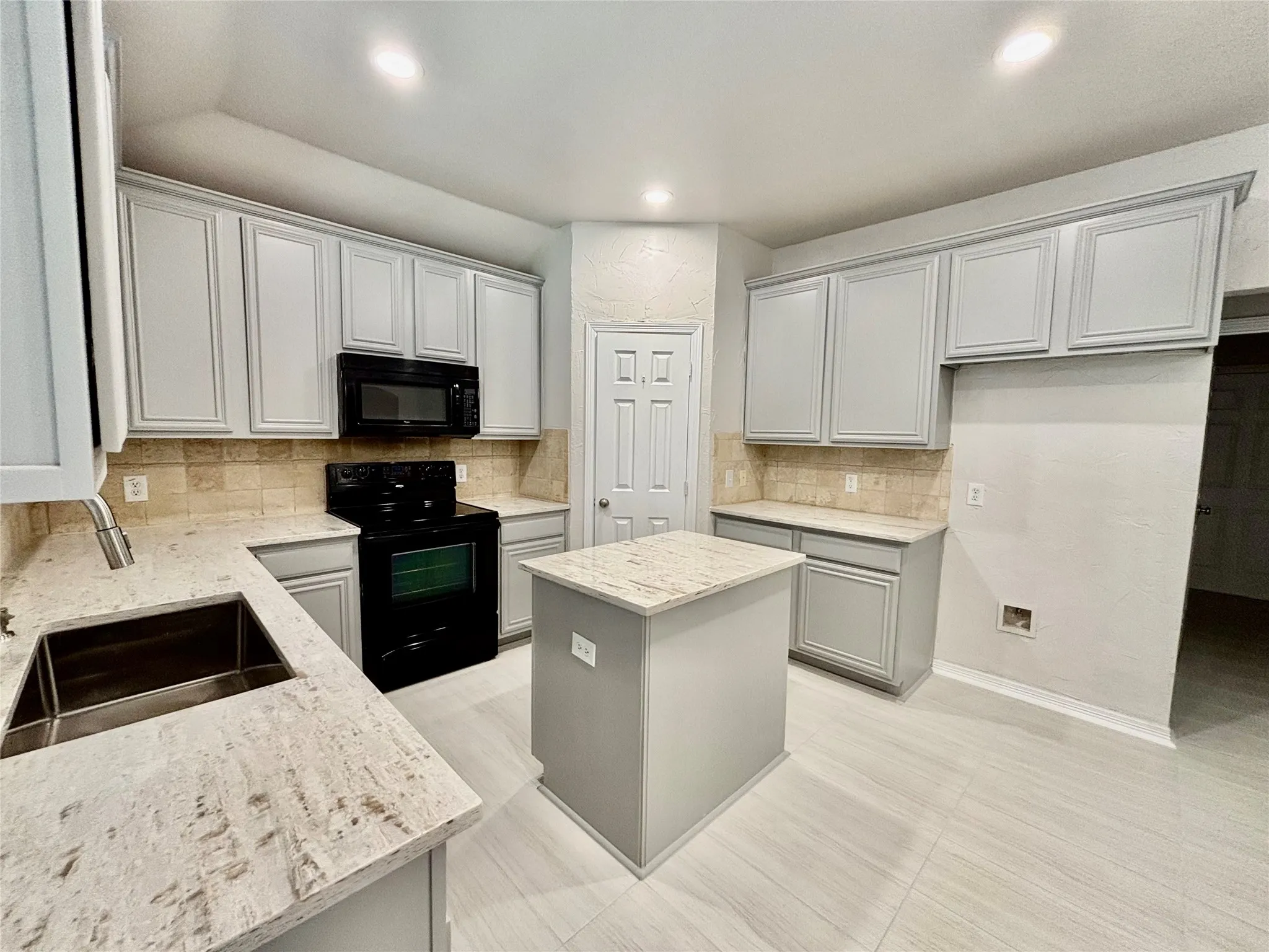 Single Family Residence For Rent in Collin County , 1312 Bateman Lane, Celina, Texas 75009, 3 Bedroom, 2 Bathroom, 2 Garage spaces, 1,804 Sqft, built in 2007, mls#21414517, Real Estate Agent in Celina, Homes For Rent in Collin county, Homes For Rent in Celina, Realtor in Celina Texas, Real Estate Brokerage Independent Realty Texas, Luminita Cordes Realtor