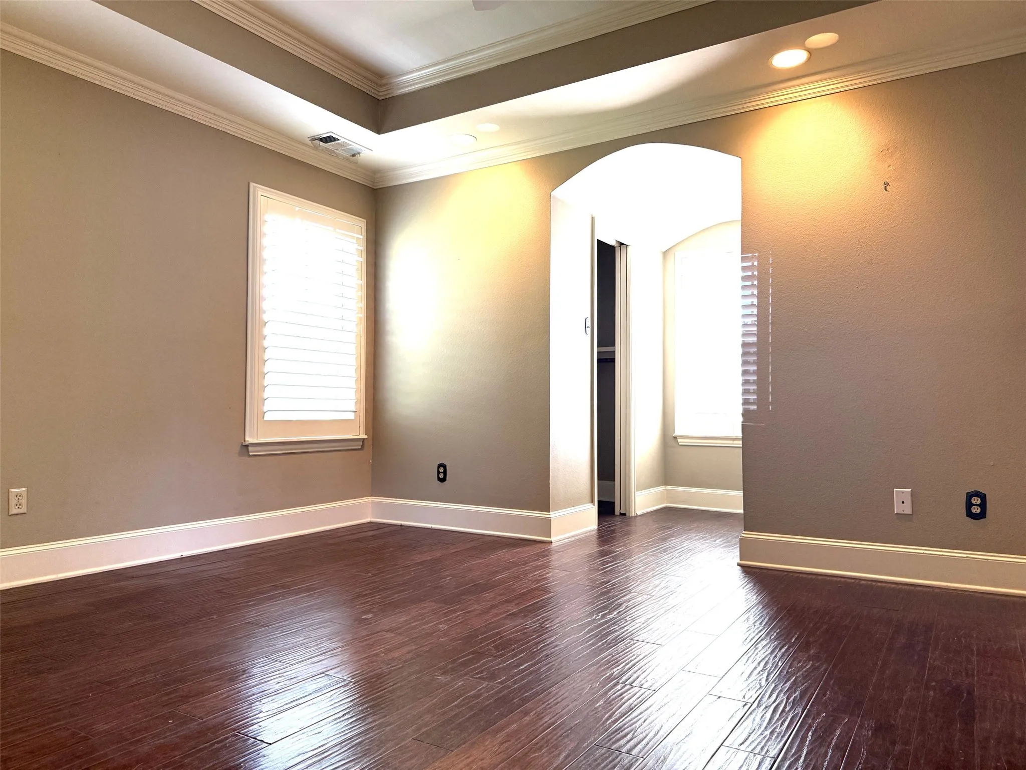 Single Family Residence For Rent in Dallas County , 5102 Ridgedale Avenue, Dallas, Texas 75206, 2 Bedroom, 3 Bathroom, 2 Garage spaces, 2,107 Sqft, built in 2001, mls#21411376, Real Estate Agent in Dallas, Homes For Rent in Dallas county, Homes For Rent in Dallas, Realtor in Dallas Texas, Real Estate Brokerage Independent Realty Texas, Luminita Cordes Realtor