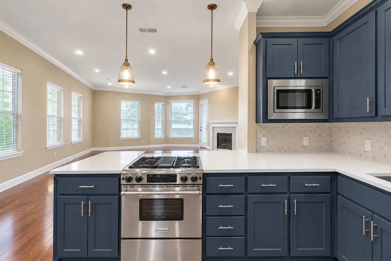 Single Family Residence For Rent in Dallas County , 5102 Ridgedale Avenue, Dallas, Texas 75206, 2 Bedroom, 3 Bathroom, 2 Garage spaces, 2,107 Sqft, built in 2001, mls#21411376, Real Estate Agent in Dallas, Homes For Rent in Dallas county, Homes For Rent in Dallas, Realtor in Dallas Texas, Real Estate Brokerage Independent Realty Texas, Luminita Cordes Realtor