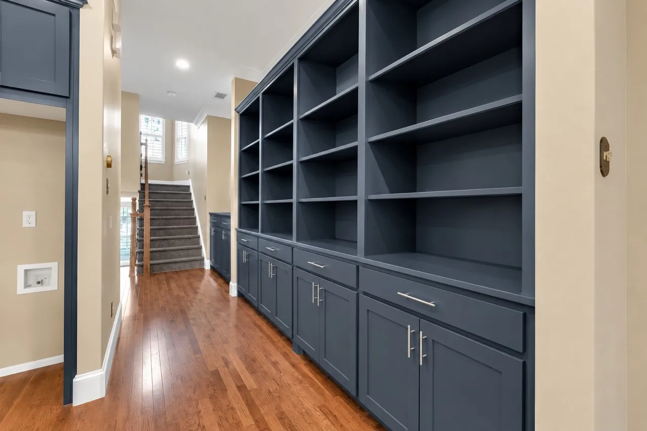 Single Family Residence For Rent in Dallas County , 5102 Ridgedale Avenue, Dallas, Texas 75206, 2 Bedroom, 3 Bathroom, 2 Garage spaces, 2,107 Sqft, built in 2001, mls#21411376, Real Estate Agent in Dallas, Homes For Rent in Dallas county, Homes For Rent in Dallas, Realtor in Dallas Texas, Real Estate Brokerage Independent Realty Texas, Luminita Cordes Realtor