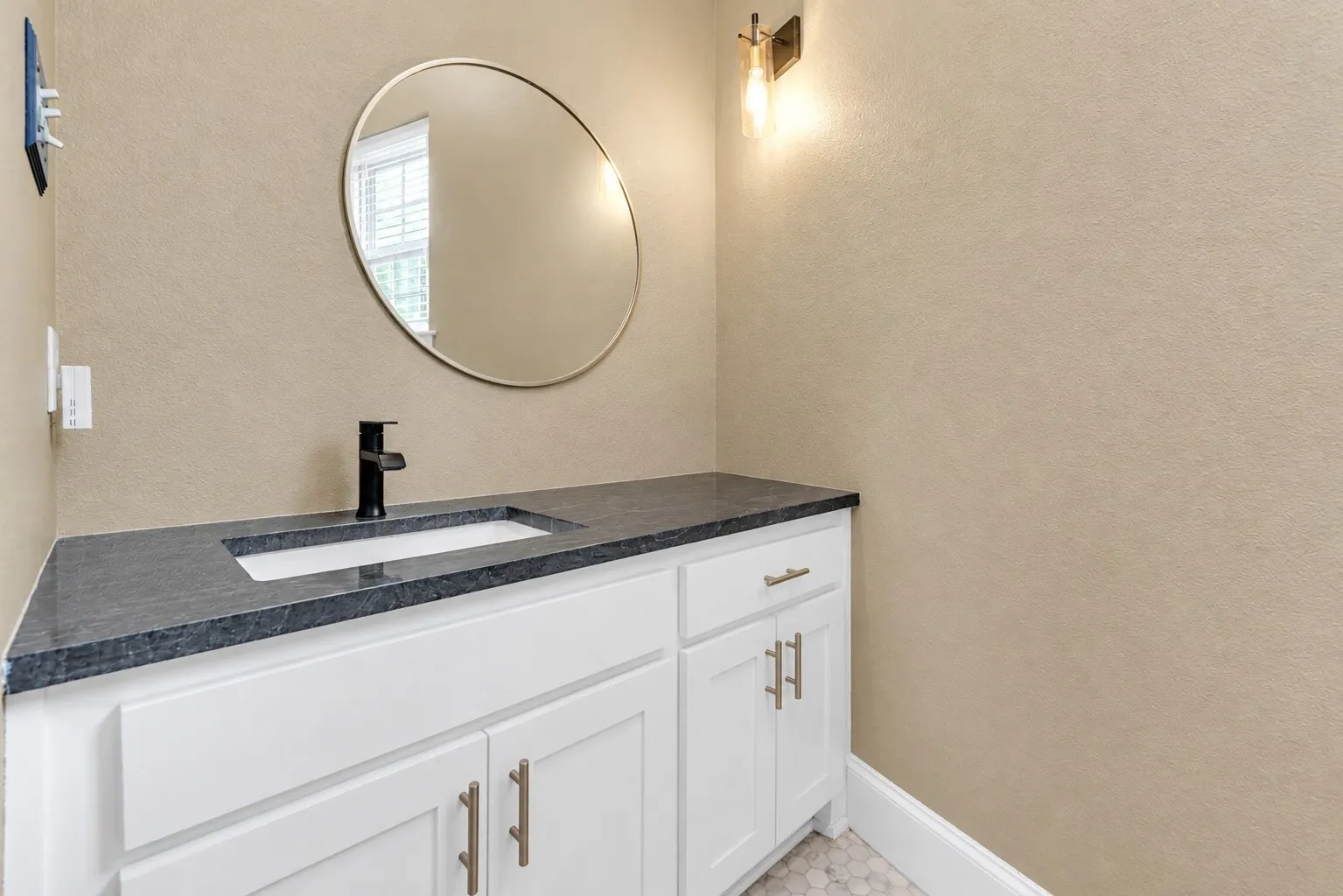 Single Family Residence For Rent in Dallas County , 5102 Ridgedale Avenue, Dallas, Texas 75206, 2 Bedroom, 3 Bathroom, 2 Garage spaces, 2,107 Sqft, built in 2001, mls#21411376, Real Estate Agent in Dallas, Homes For Rent in Dallas county, Homes For Rent in Dallas, Realtor in Dallas Texas, Real Estate Brokerage Independent Realty Texas, Luminita Cordes Realtor