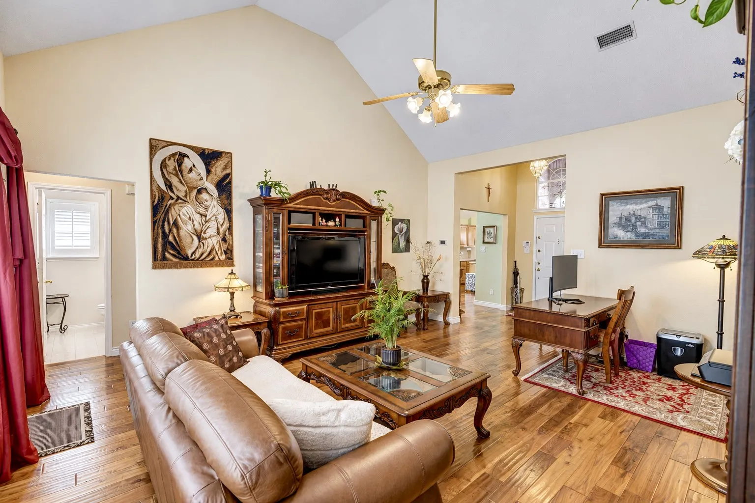 Single Family Residence For Sale in Tarrant County , 7958 Kern Court, Fort Worth, Texas 76137, 3 Bedroom, 2 Bathroom, 2 Garage spaces, 1,614 Sqft, built in 1996, mls#21411283, Real Estate Agent in Fort Worth, Homes For Sale in Tarrant county, Homes For Sale in Fort Worth, Realtor in Fort Worth Texas, Real Estate Brokerage Independent Realty Texas, Luminita Cordes Realtor