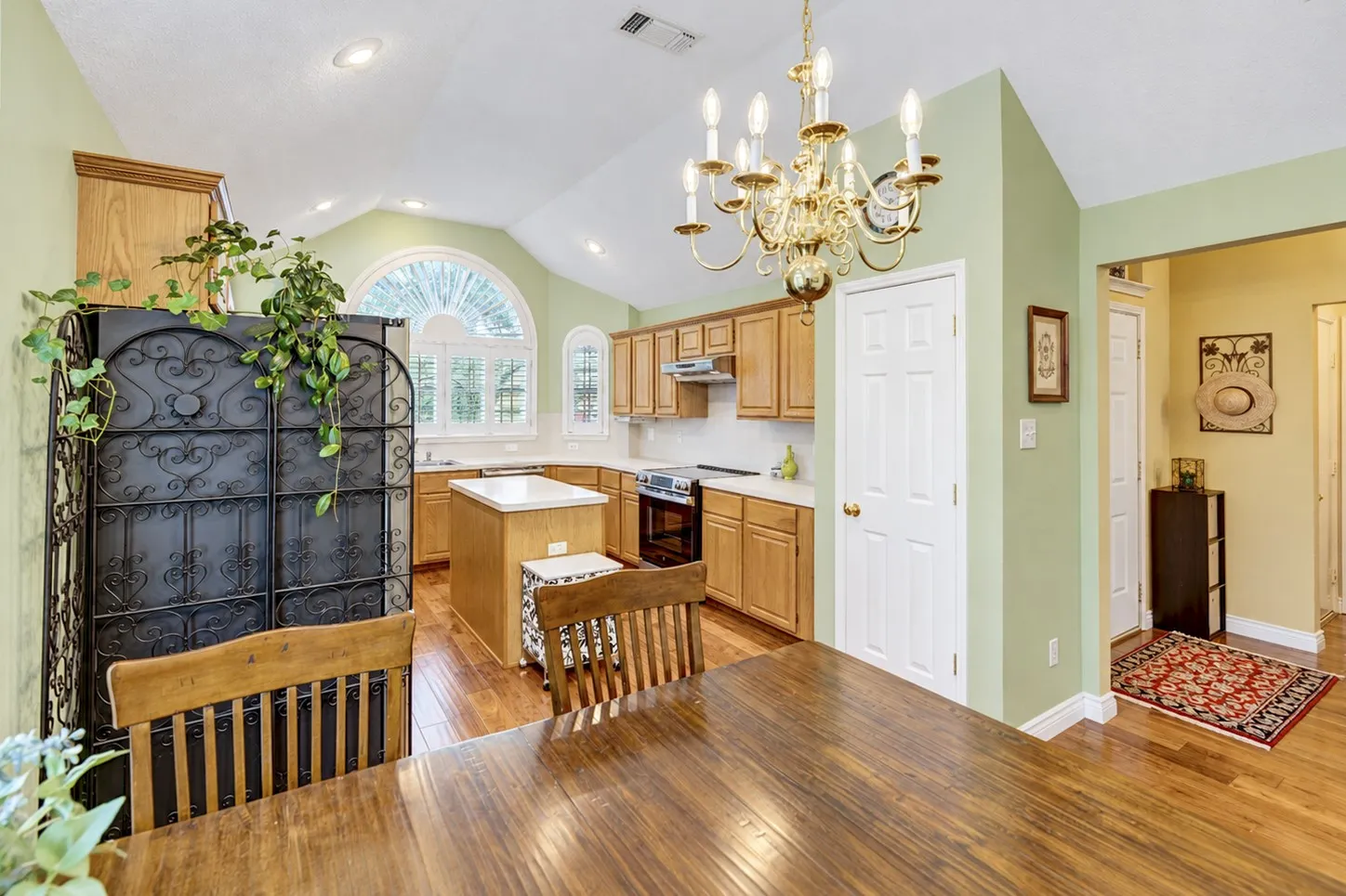 Single Family Residence For Sale in Tarrant County , 7958 Kern Court, Fort Worth, Texas 76137, 3 Bedroom, 2 Bathroom, 2 Garage spaces, 1,614 Sqft, built in 1996, mls#21411283, Real Estate Agent in Fort Worth, Homes For Sale in Tarrant county, Homes For Sale in Fort Worth, Realtor in Fort Worth Texas, Real Estate Brokerage Independent Realty Texas, Luminita Cordes Realtor