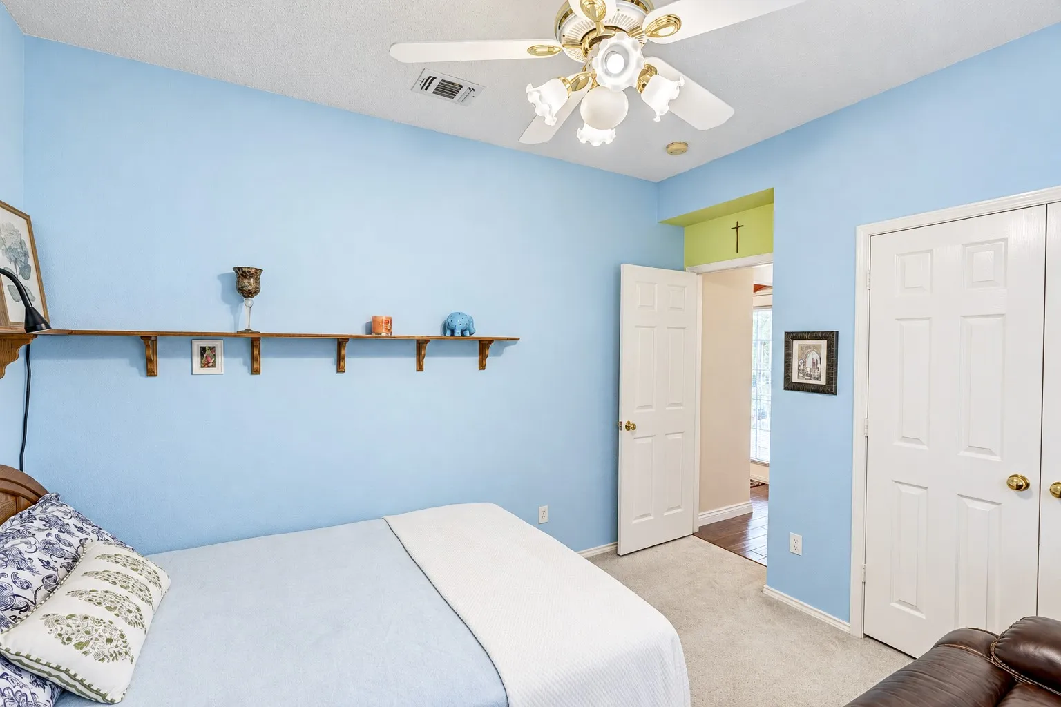 Single Family Residence For Sale in Tarrant County , 7958 Kern Court, Fort Worth, Texas 76137, 3 Bedroom, 2 Bathroom, 2 Garage spaces, 1,614 Sqft, built in 1996, mls#21411283, Real Estate Agent in Fort Worth, Homes For Sale in Tarrant county, Homes For Sale in Fort Worth, Realtor in Fort Worth Texas, Real Estate Brokerage Independent Realty Texas, Luminita Cordes Realtor