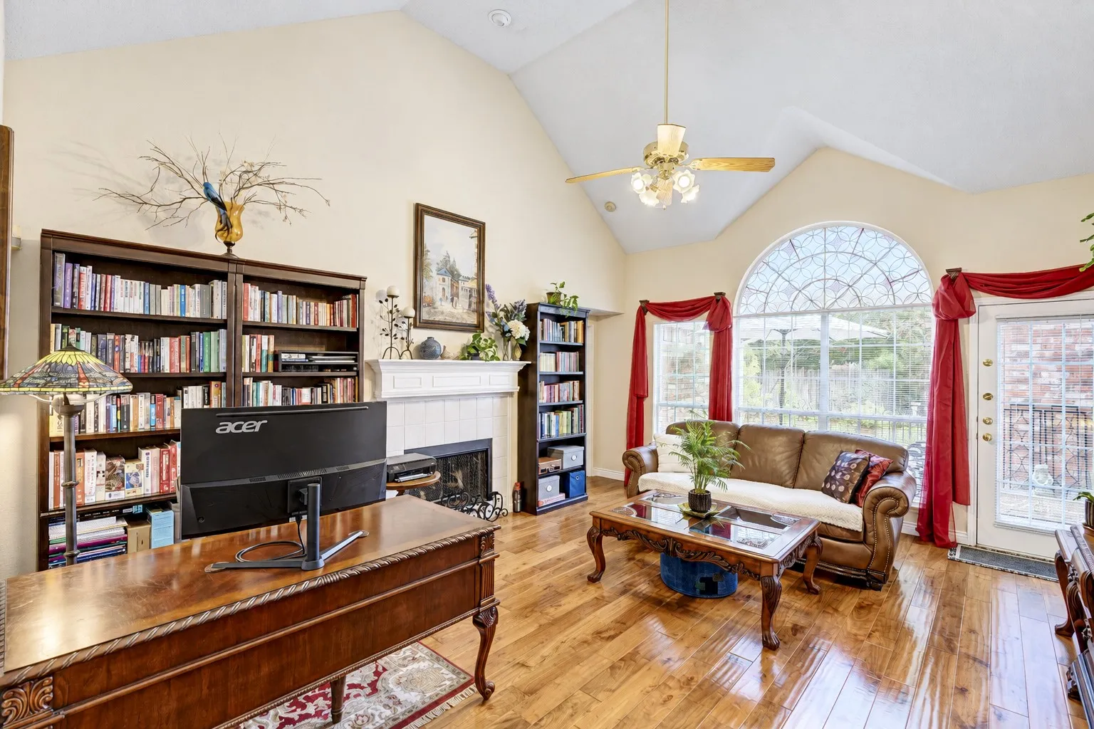 Single Family Residence For Sale in Tarrant County , 7958 Kern Court, Fort Worth, Texas 76137, 3 Bedroom, 2 Bathroom, 2 Garage spaces, 1,614 Sqft, built in 1996, mls#21411283, Real Estate Agent in Fort Worth, Homes For Sale in Tarrant county, Homes For Sale in Fort Worth, Realtor in Fort Worth Texas, Real Estate Brokerage Independent Realty Texas, Luminita Cordes Realtor