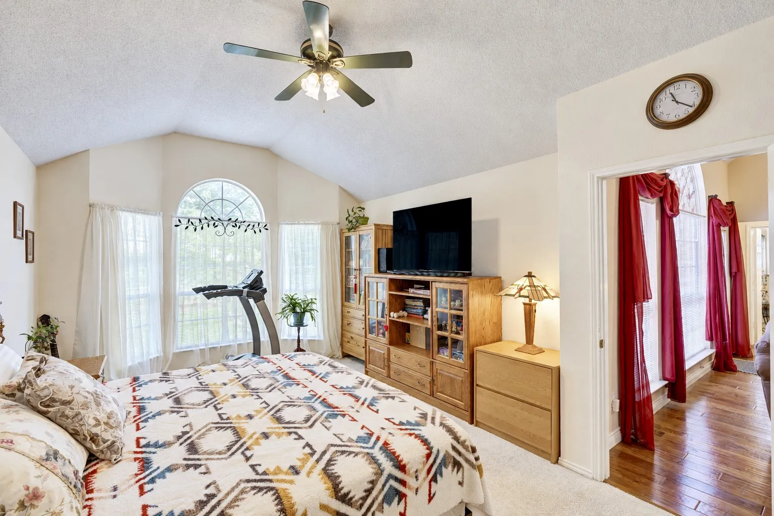 Single Family Residence For Sale in Tarrant County , 7958 Kern Court, Fort Worth, Texas 76137, 3 Bedroom, 2 Bathroom, 2 Garage spaces, 1,614 Sqft, built in 1996, mls#21411283, Real Estate Agent in Fort Worth, Homes For Sale in Tarrant county, Homes For Sale in Fort Worth, Realtor in Fort Worth Texas, Real Estate Brokerage Independent Realty Texas, Luminita Cordes Realtor