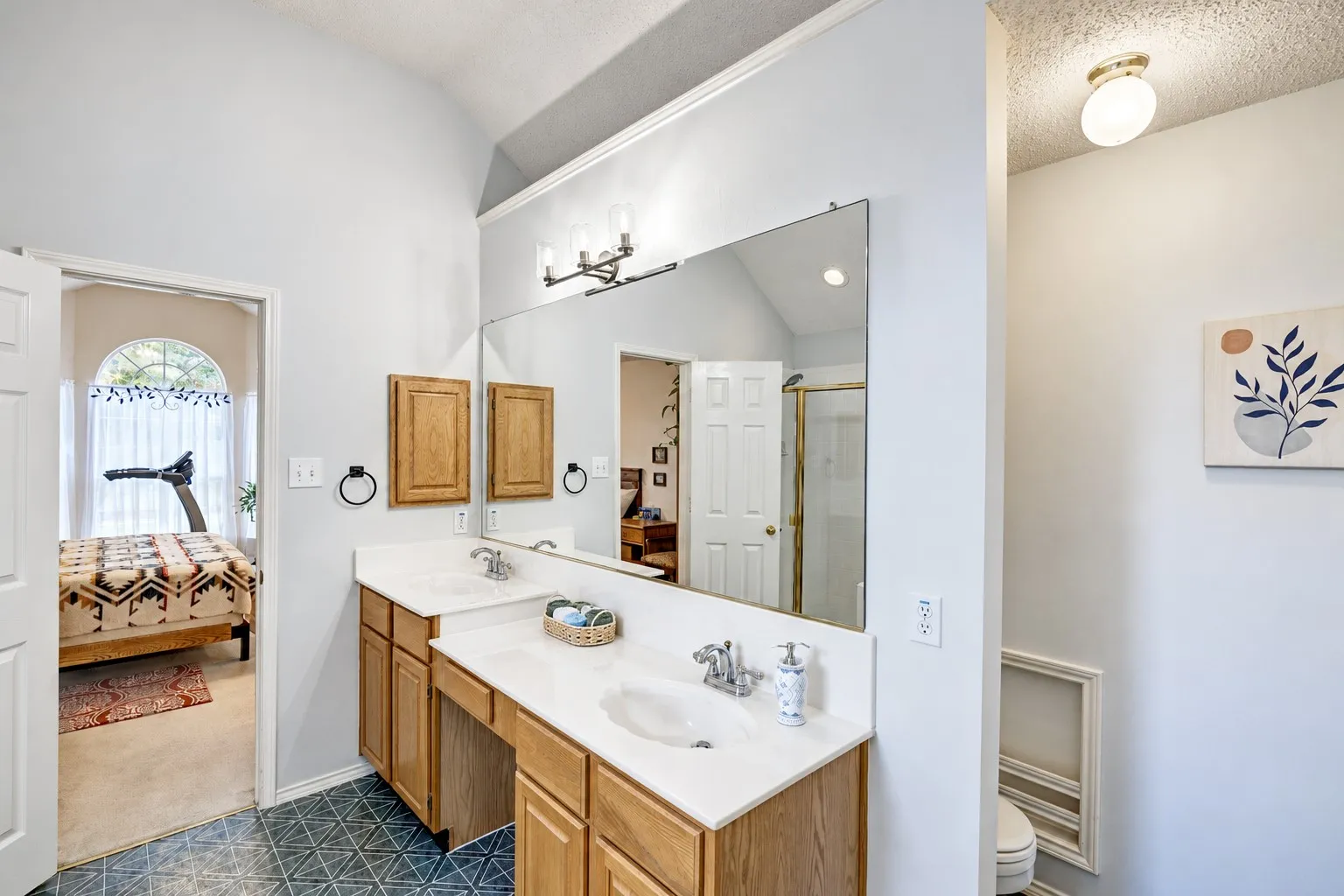Single Family Residence For Sale in Tarrant County , 7958 Kern Court, Fort Worth, Texas 76137, 3 Bedroom, 2 Bathroom, 2 Garage spaces, 1,614 Sqft, built in 1996, mls#21411283, Real Estate Agent in Fort Worth, Homes For Sale in Tarrant county, Homes For Sale in Fort Worth, Realtor in Fort Worth Texas, Real Estate Brokerage Independent Realty Texas, Luminita Cordes Realtor