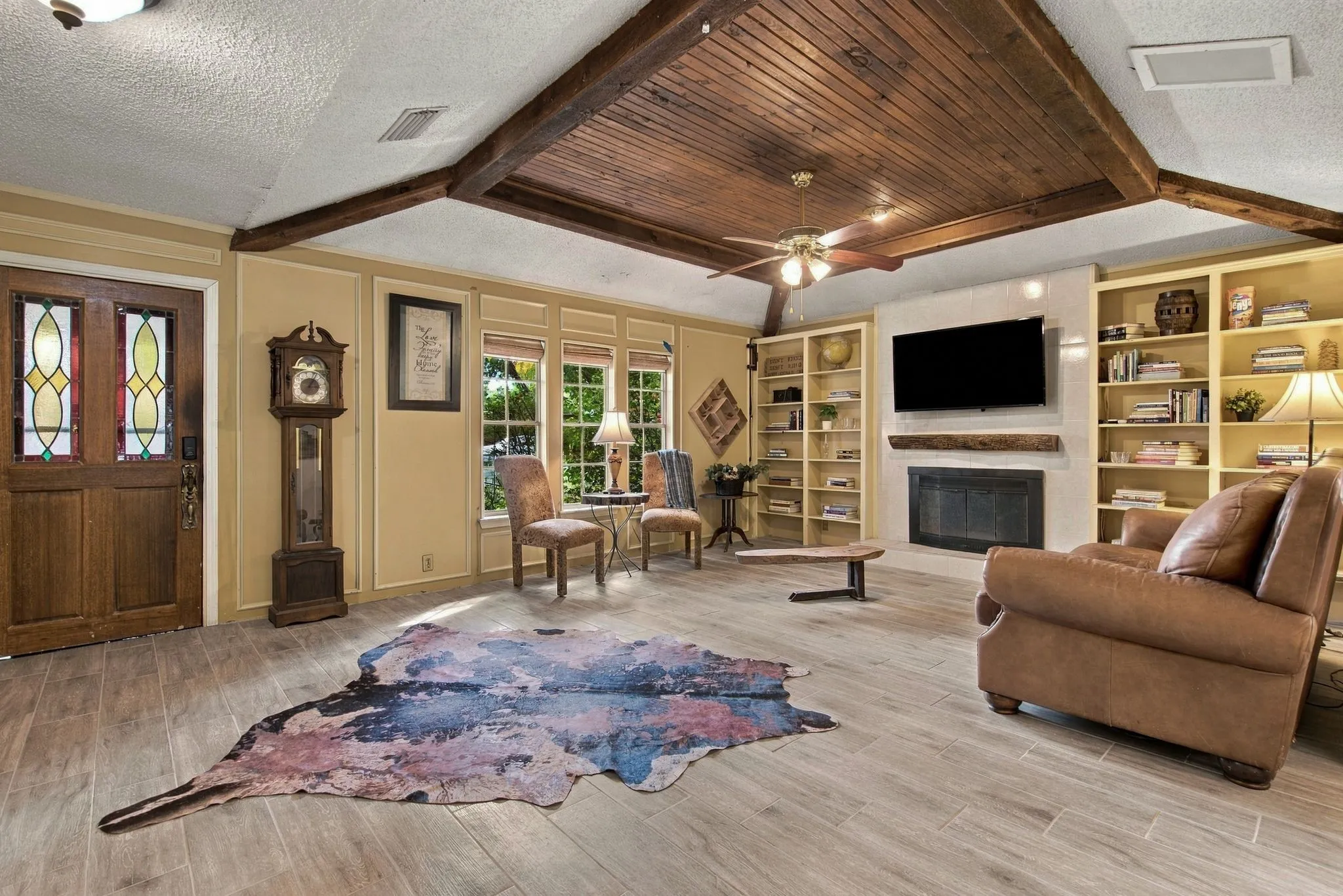 Single Family Residence For Sale in Denton County , 1016 Meadows Drive, Corinth, Texas 76208, 4 Bedroom, 2 Bathroom, 2 Garage spaces, 2,315 Sqft, built in 1983, mls#21411921, Real Estate Agent in Corinth, Homes For Sale in Denton county, Homes For Sale in Corinth, Realtor in Corinth Texas, Real Estate Brokerage Independent Realty Texas, Luminita Cordes Realtor
