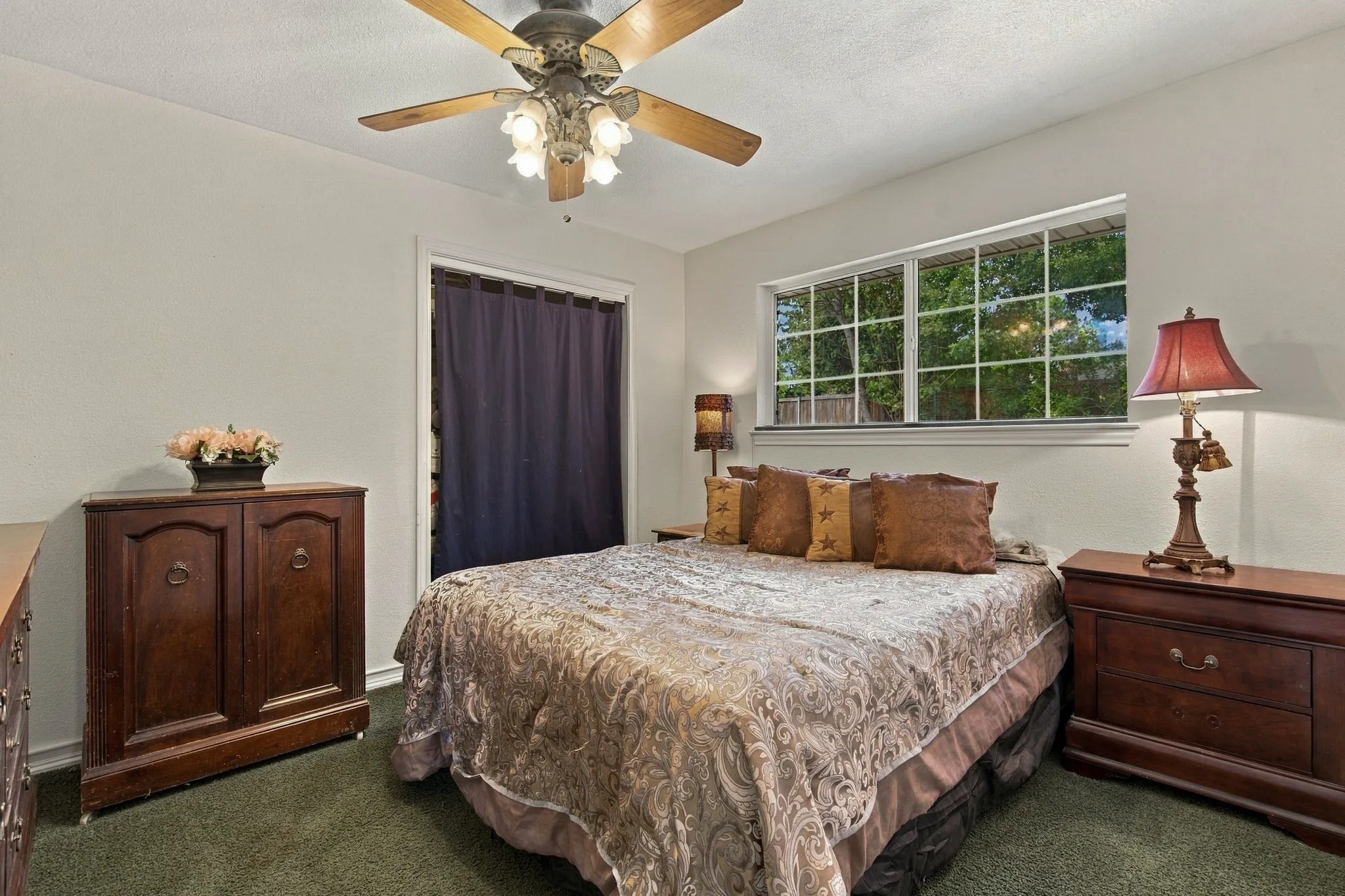 Single Family Residence For Sale in Denton County , 1016 Meadows Drive, Corinth, Texas 76208, 4 Bedroom, 2 Bathroom, 2 Garage spaces, 2,315 Sqft, built in 1983, mls#21411921, Real Estate Agent in Corinth, Homes For Sale in Denton county, Homes For Sale in Corinth, Realtor in Corinth Texas, Real Estate Brokerage Independent Realty Texas, Luminita Cordes Realtor