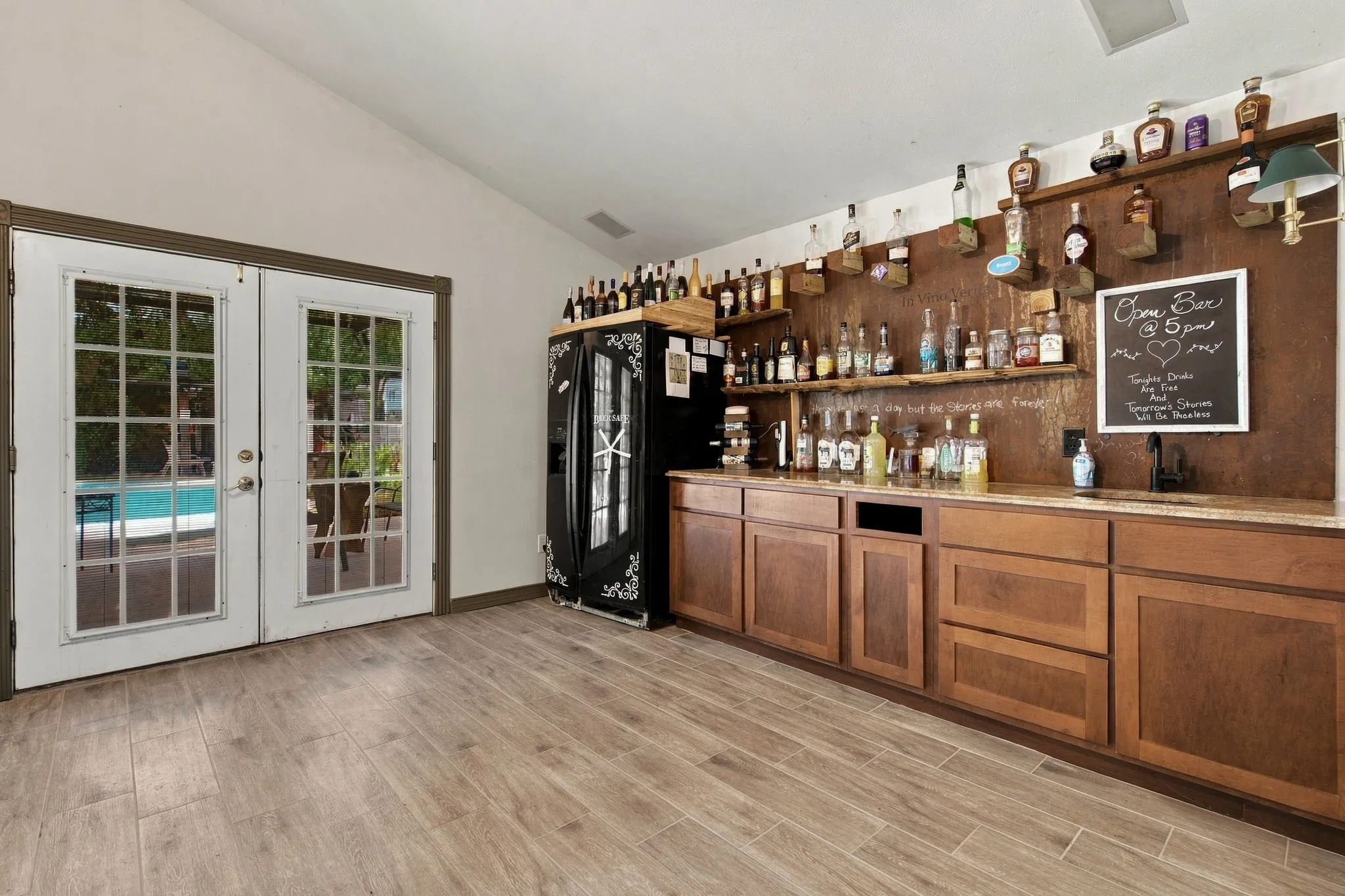 Single Family Residence For Sale in Denton County , 1016 Meadows Drive, Corinth, Texas 76208, 4 Bedroom, 2 Bathroom, 2 Garage spaces, 2,315 Sqft, built in 1983, mls#21411921, Real Estate Agent in Corinth, Homes For Sale in Denton county, Homes For Sale in Corinth, Realtor in Corinth Texas, Real Estate Brokerage Independent Realty Texas, Luminita Cordes Realtor