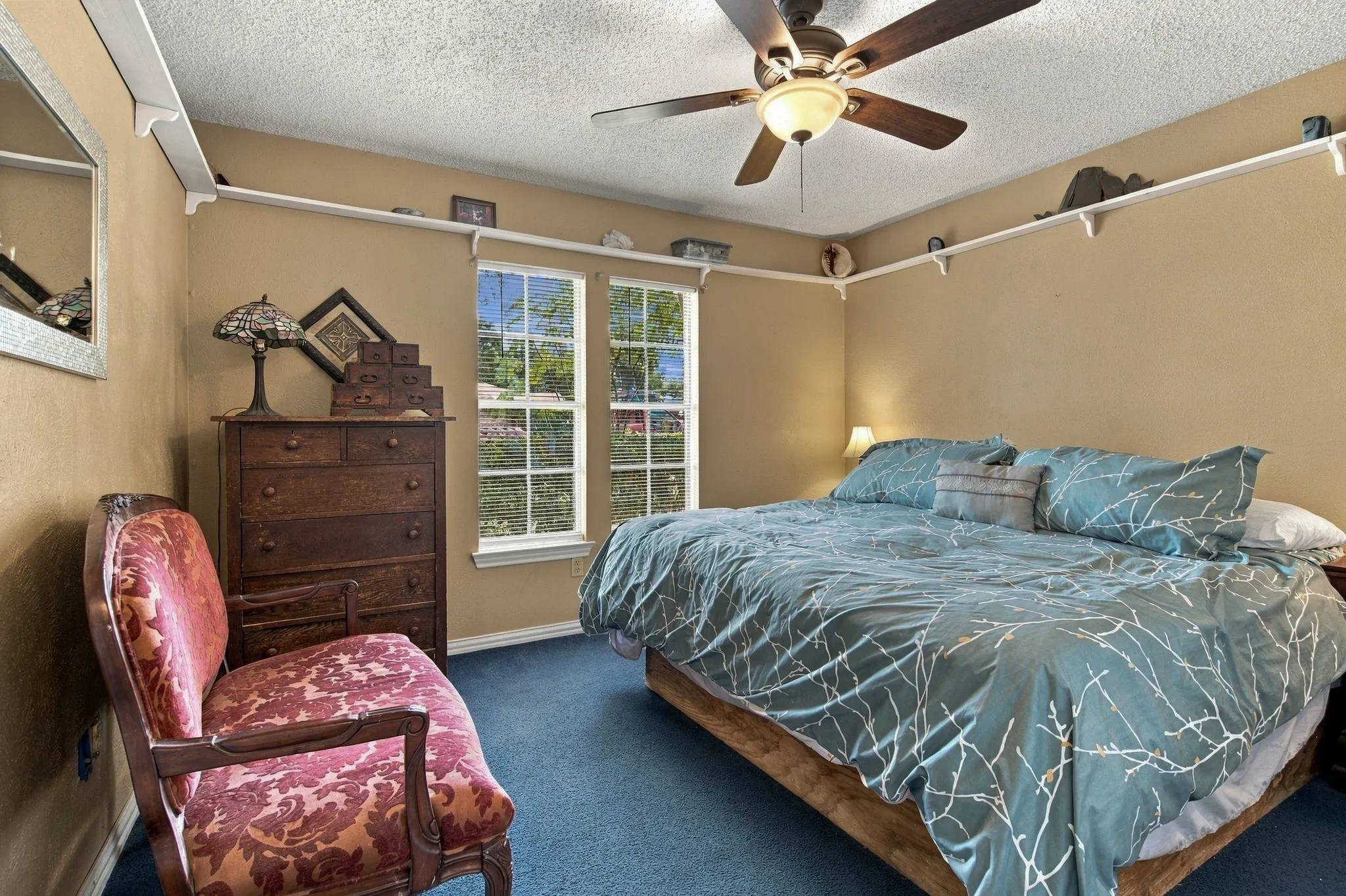Single Family Residence For Sale in Denton County , 1016 Meadows Drive, Corinth, Texas 76208, 4 Bedroom, 2 Bathroom, 2 Garage spaces, 2,315 Sqft, built in 1983, mls#21411921, Real Estate Agent in Corinth, Homes For Sale in Denton county, Homes For Sale in Corinth, Realtor in Corinth Texas, Real Estate Brokerage Independent Realty Texas, Luminita Cordes Realtor