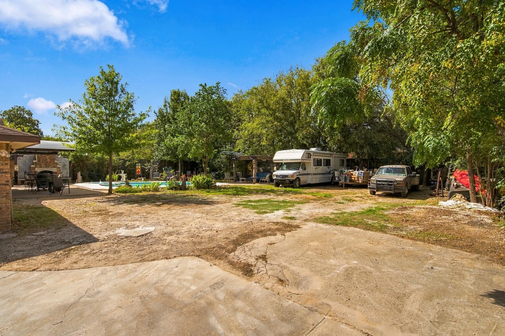 Single Family Residence For Sale in Denton County , 1016 Meadows Drive, Corinth, Texas 76208, 4 Bedroom, 2 Bathroom, 2 Garage spaces, 2,315 Sqft, built in 1983, mls#21411921, Real Estate Agent in Corinth, Homes For Sale in Denton county, Homes For Sale in Corinth, Realtor in Corinth Texas, Real Estate Brokerage Independent Realty Texas, Luminita Cordes Realtor