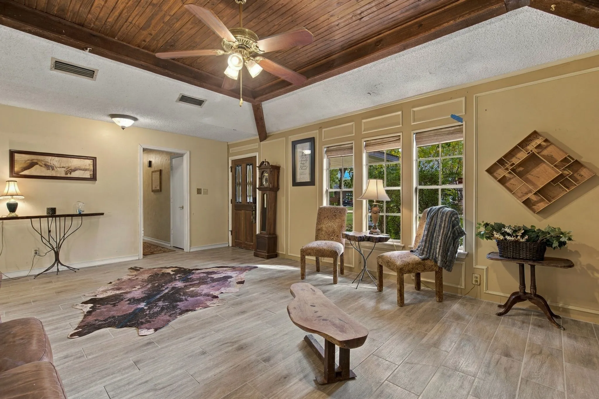 Single Family Residence For Sale in Denton County , 1016 Meadows Drive, Corinth, Texas 76208, 4 Bedroom, 2 Bathroom, 2 Garage spaces, 2,315 Sqft, built in 1983, mls#21411921, Real Estate Agent in Corinth, Homes For Sale in Denton county, Homes For Sale in Corinth, Realtor in Corinth Texas, Real Estate Brokerage Independent Realty Texas, Luminita Cordes Realtor