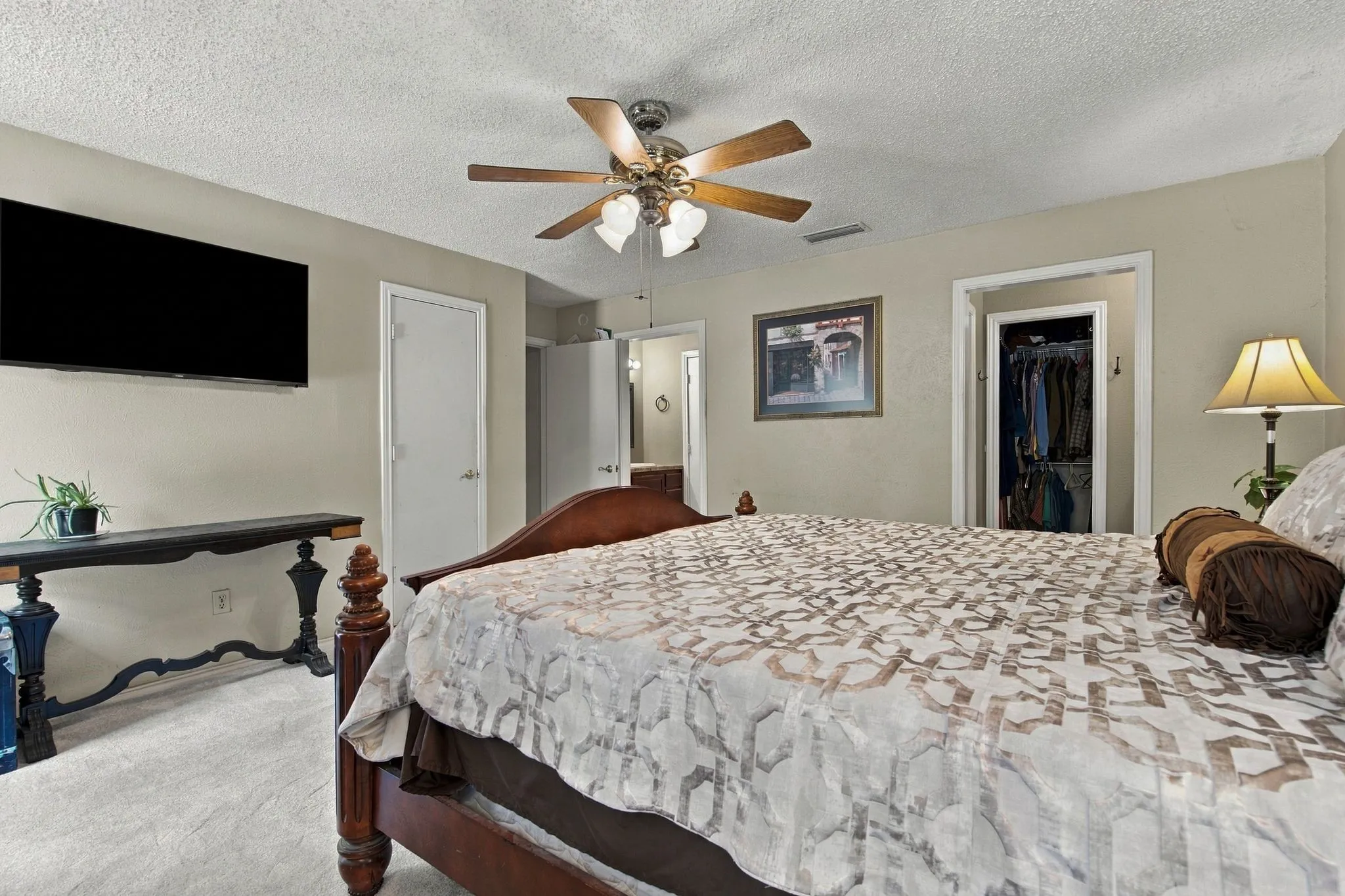 Single Family Residence For Sale in Denton County , 1016 Meadows Drive, Corinth, Texas 76208, 4 Bedroom, 2 Bathroom, 2 Garage spaces, 2,315 Sqft, built in 1983, mls#21411921, Real Estate Agent in Corinth, Homes For Sale in Denton county, Homes For Sale in Corinth, Realtor in Corinth Texas, Real Estate Brokerage Independent Realty Texas, Luminita Cordes Realtor