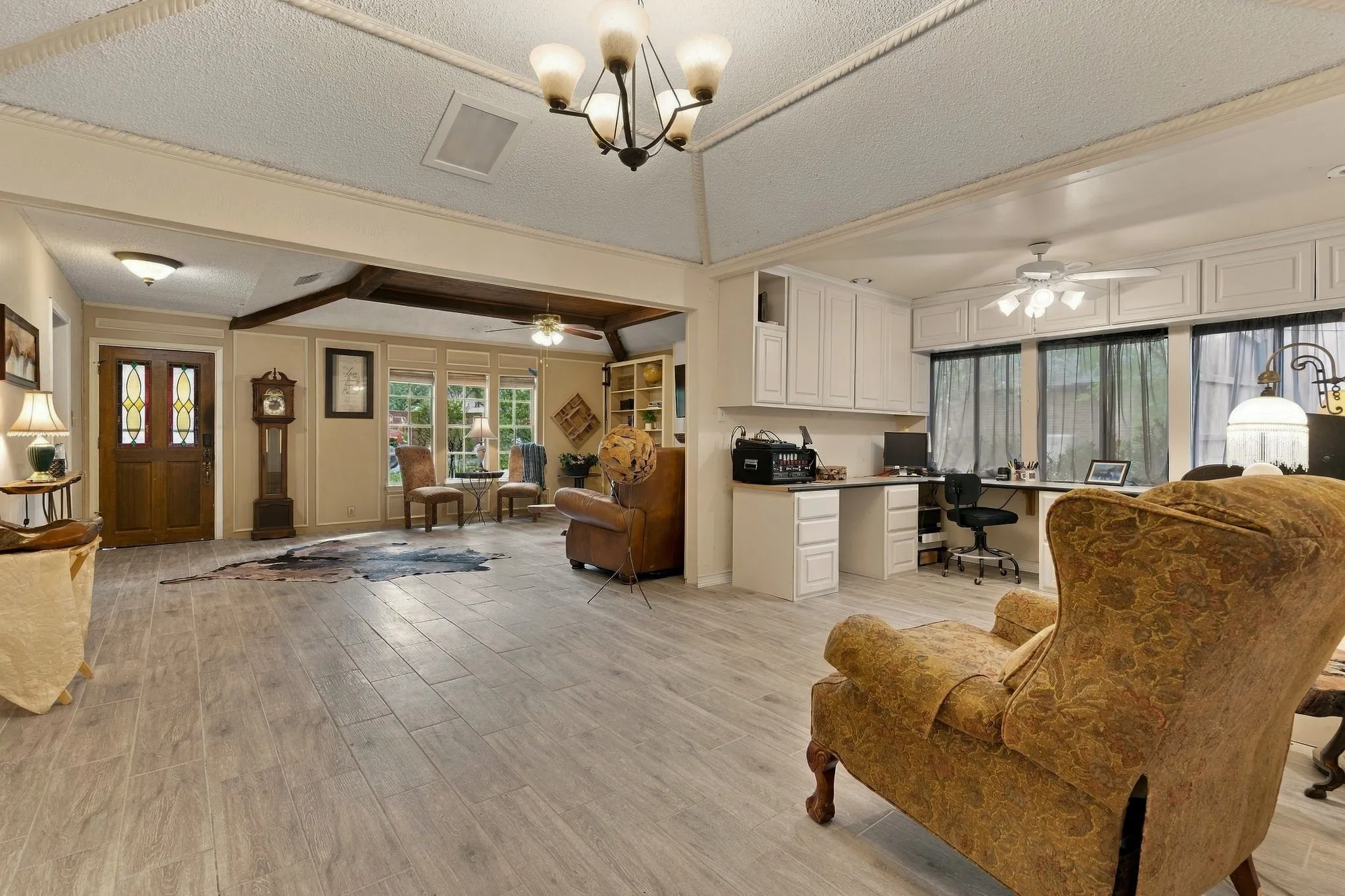 Single Family Residence For Sale in Denton County , 1016 Meadows Drive, Corinth, Texas 76208, 4 Bedroom, 2 Bathroom, 2 Garage spaces, 2,315 Sqft, built in 1983, mls#21411921, Real Estate Agent in Corinth, Homes For Sale in Denton county, Homes For Sale in Corinth, Realtor in Corinth Texas, Real Estate Brokerage Independent Realty Texas, Luminita Cordes Realtor