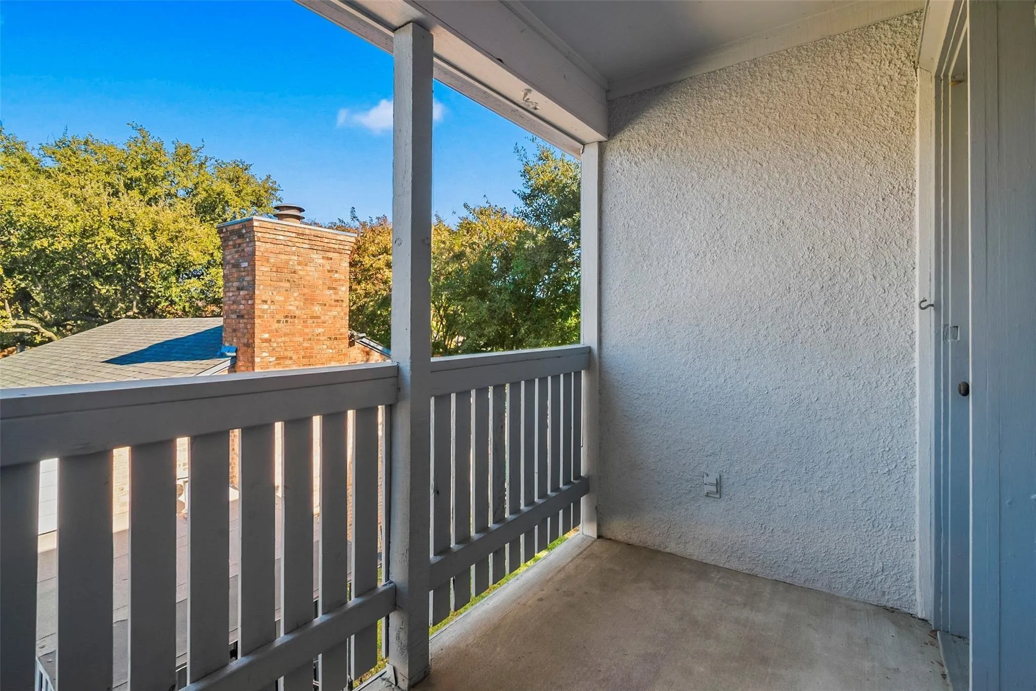 Condominium For Sale in Collin County , 3101 Townbluff Drive 724, Plano, Texas 75075, 2 Bedroom, 1 Bathroom, 1 Garage spaces, 853 Sqft, built in 1982, mls#21414528, Real Estate Agent in Plano, Homes For Sale in Collin county, Homes For Sale in Plano, Realtor in Plano Texas, Real Estate Brokerage Independent Realty Texas, Luminita Cordes Realtor