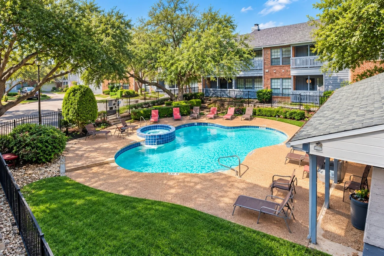 Condominium For Sale in Collin County , 3101 Townbluff Drive 724, Plano, Texas 75075, 2 Bedroom, 1 Bathroom, 1 Garage spaces, 853 Sqft, built in 1982, mls#21414528, Real Estate Agent in Plano, Homes For Sale in Collin county, Homes For Sale in Plano, Realtor in Plano Texas, Real Estate Brokerage Independent Realty Texas, Luminita Cordes Realtor