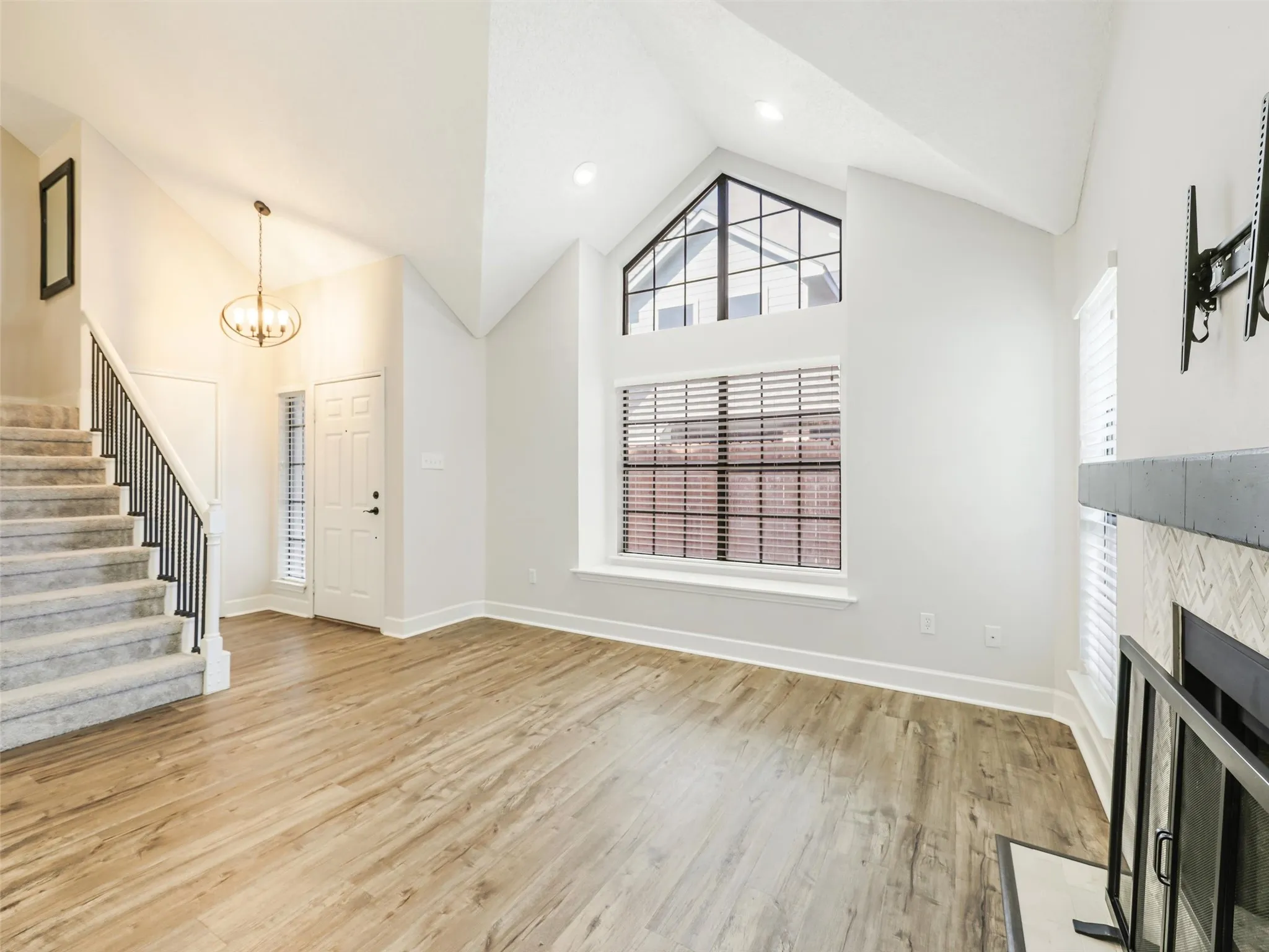 Condominium For Rent in Dallas County , 449 Harris Street 102L, Coppell, Texas 75019, 2 Bedroom, 2 Bathroom, Garage spaces, 1,254 Sqft, built in 1985, mls#21414373, Real Estate Agent in Coppell, Homes For Rent in Dallas county, Homes For Rent in Coppell, Realtor in Coppell Texas, Real Estate Brokerage Independent Realty Texas, Luminita Cordes Realtor