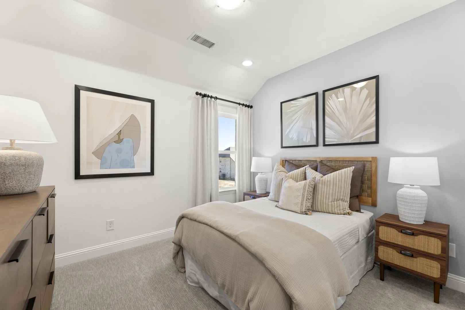 41. 2146 Bloombury - Bed 3.JPG