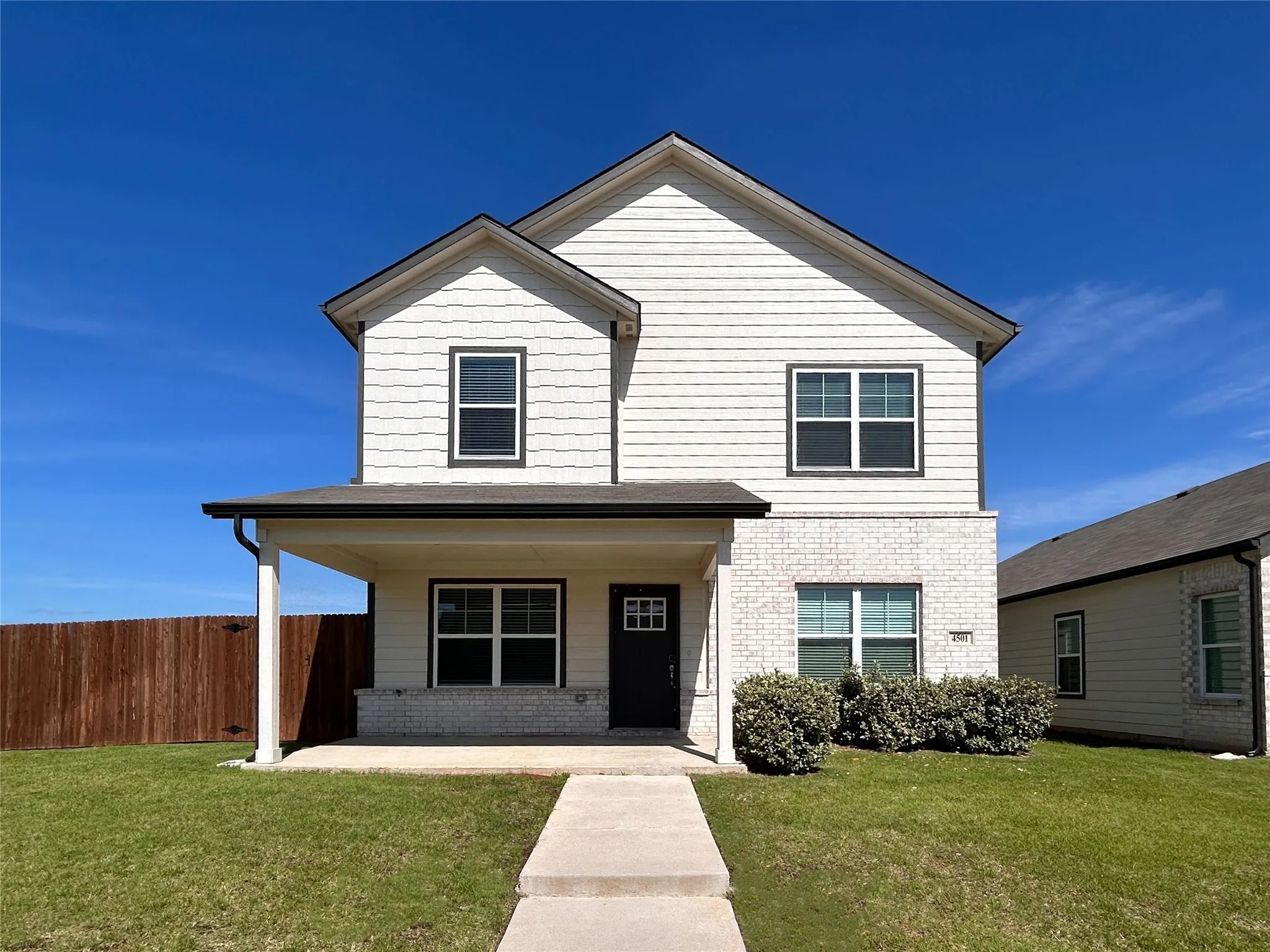 Single Family Residence For Rent in Kaufman County , 4501 Oatman Drive, Forney, Texas 75126, 4 Bedroom, 3 Bathroom, 2 Garage spaces, 2,156 Sqft, built in 2022, mls#21414583, Real Estate Agent in Forney, Homes For Rent in Kaufman county, Homes For Rent in Forney, Realtor in Forney Texas, Real Estate Brokerage Independent Realty Texas, Luminita Cordes Realtor