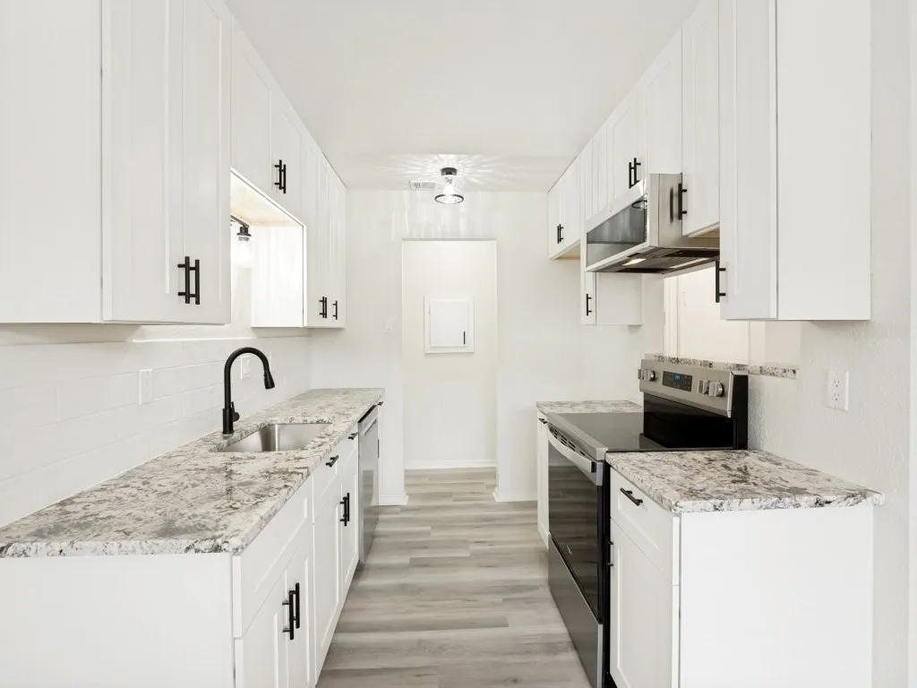 Condominium For Sale in Dallas County , 2240 Tarpley Road 92, Carrollton, Texas 75006, 2 Bedroom, 2 Bathroom, Garage spaces, 932 Sqft, built in 1982, mls#21414590, Real Estate Agent in Carrollton, Homes For Sale in Dallas county, Homes For Sale in Carrollton, Realtor in Carrollton Texas, Real Estate Brokerage Independent Realty Texas, Luminita Cordes Realtor