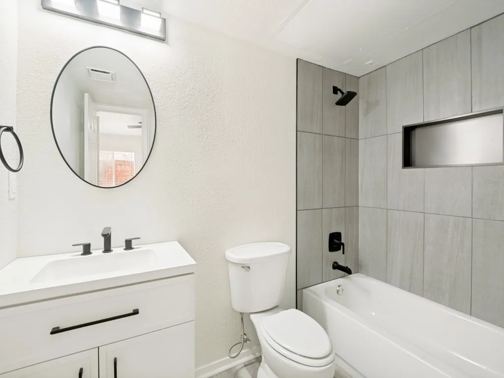 Condominium For Sale in Dallas County , 2240 Tarpley Road 92, Carrollton, Texas 75006, 2 Bedroom, 2 Bathroom, Garage spaces, 932 Sqft, built in 1982, mls#21414590, Real Estate Agent in Carrollton, Homes For Sale in Dallas county, Homes For Sale in Carrollton, Realtor in Carrollton Texas, Real Estate Brokerage Independent Realty Texas, Luminita Cordes Realtor