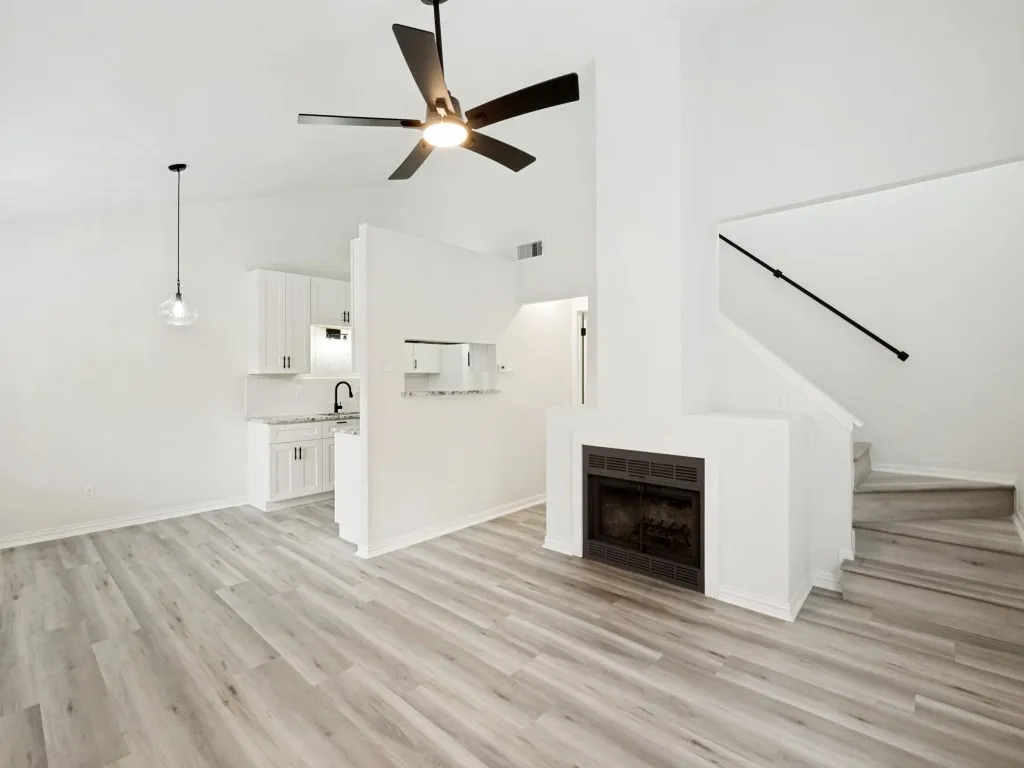 Condominium For Sale in Dallas County , 2240 Tarpley Road 92, Carrollton, Texas 75006, 2 Bedroom, 2 Bathroom, Garage spaces, 932 Sqft, built in 1982, mls#21414590, Real Estate Agent in Carrollton, Homes For Sale in Dallas county, Homes For Sale in Carrollton, Realtor in Carrollton Texas, Real Estate Brokerage Independent Realty Texas, Luminita Cordes Realtor