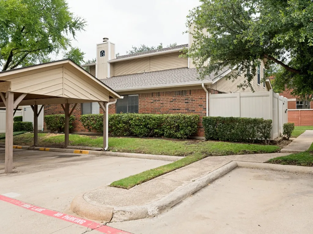 Condominium For Sale in Dallas County , 2240 Tarpley Road 92, Carrollton, Texas 75006, 2 Bedroom, 2 Bathroom, Garage spaces, 932 Sqft, built in 1982, mls#21414590, Real Estate Agent in Carrollton, Homes For Sale in Dallas county, Homes For Sale in Carrollton, Realtor in Carrollton Texas, Real Estate Brokerage Independent Realty Texas, Luminita Cordes Realtor
