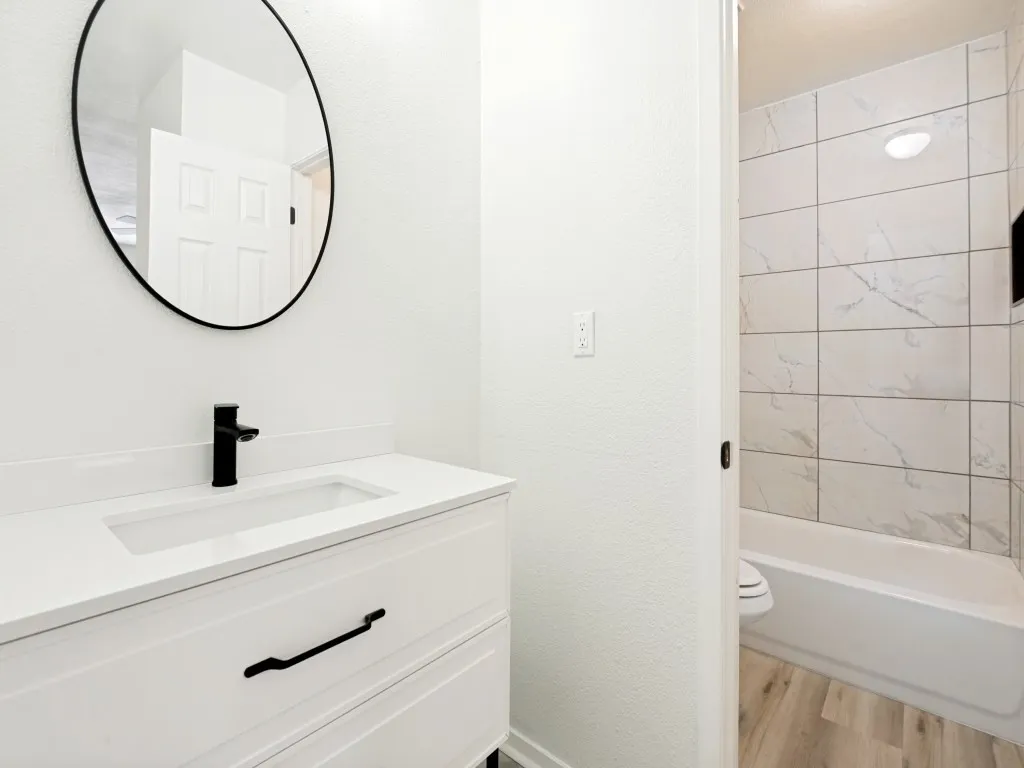 Condominium For Sale in Dallas County , 2240 Tarpley Road 92, Carrollton, Texas 75006, 2 Bedroom, 2 Bathroom, Garage spaces, 932 Sqft, built in 1982, mls#21414590, Real Estate Agent in Carrollton, Homes For Sale in Dallas county, Homes For Sale in Carrollton, Realtor in Carrollton Texas, Real Estate Brokerage Independent Realty Texas, Luminita Cordes Realtor