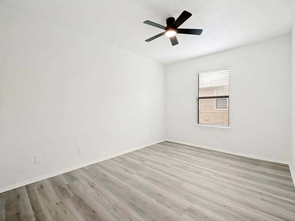 Condominium For Sale in Dallas County , 2240 Tarpley Road 92, Carrollton, Texas 75006, 2 Bedroom, 2 Bathroom, Garage spaces, 932 Sqft, built in 1982, mls#21414590, Real Estate Agent in Carrollton, Homes For Sale in Dallas county, Homes For Sale in Carrollton, Realtor in Carrollton Texas, Real Estate Brokerage Independent Realty Texas, Luminita Cordes Realtor