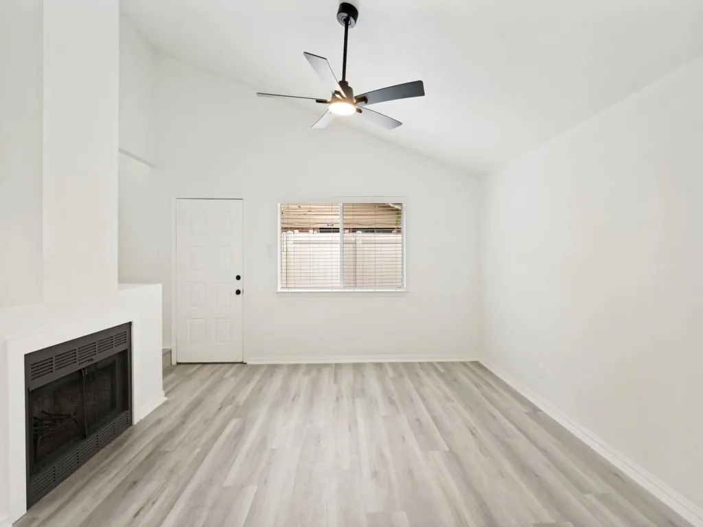 Condominium For Sale in Dallas County , 2240 Tarpley Road 92, Carrollton, Texas 75006, 2 Bedroom, 2 Bathroom, Garage spaces, 932 Sqft, built in 1982, mls#21414590, Real Estate Agent in Carrollton, Homes For Sale in Dallas county, Homes For Sale in Carrollton, Realtor in Carrollton Texas, Real Estate Brokerage Independent Realty Texas, Luminita Cordes Realtor