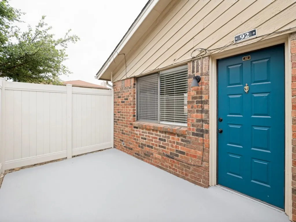 Condominium For Sale in Dallas County , 2240 Tarpley Road 92, Carrollton, Texas 75006, 2 Bedroom, 2 Bathroom, Garage spaces, 932 Sqft, built in 1982, mls#21414590, Real Estate Agent in Carrollton, Homes For Sale in Dallas county, Homes For Sale in Carrollton, Realtor in Carrollton Texas, Real Estate Brokerage Independent Realty Texas, Luminita Cordes Realtor