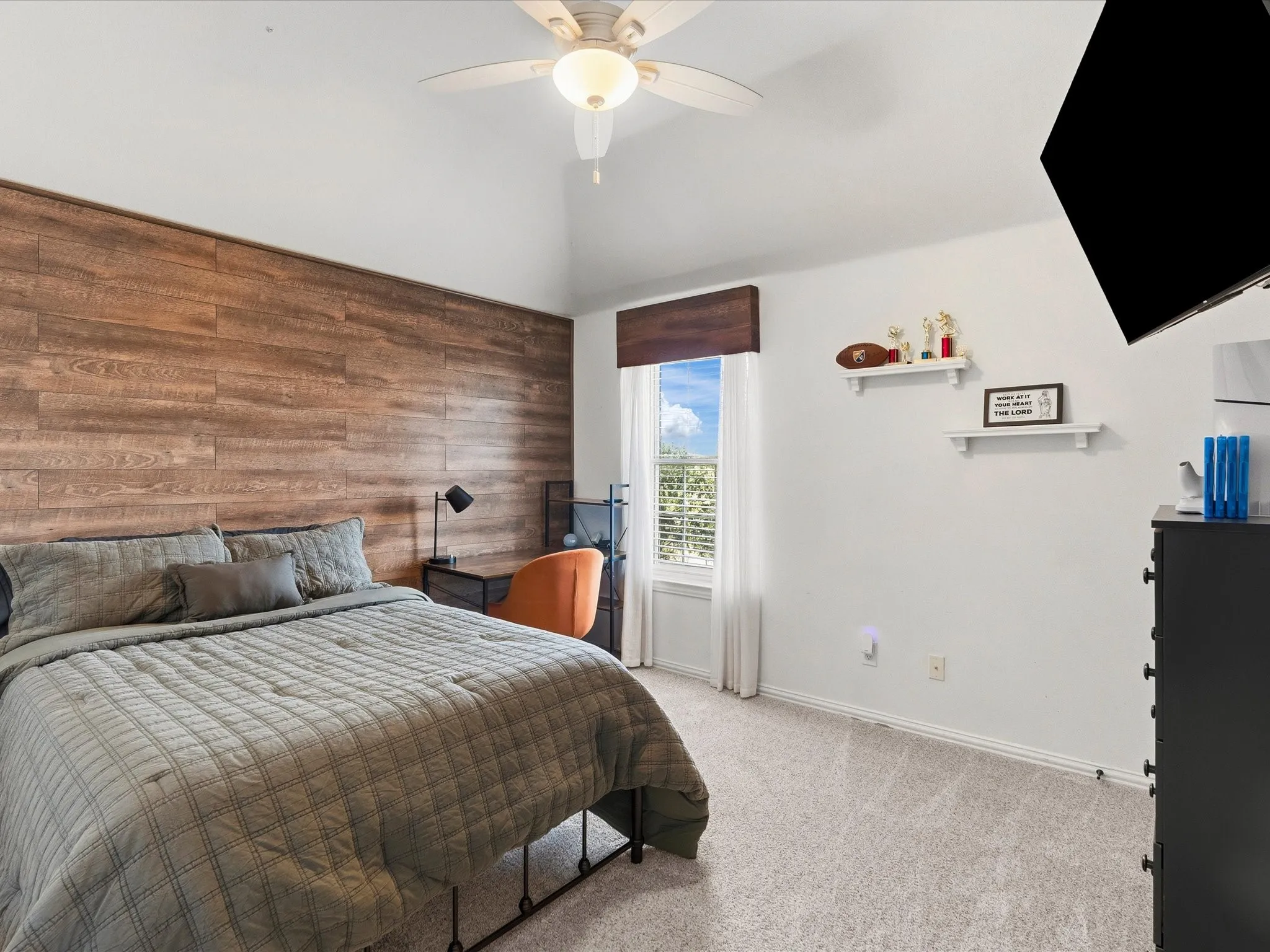 Single Family Residence For Rent in Denton County , 2849 Greenway Drive, Frisco, Texas 75034, 4 Bedroom, 4 Bathroom, 2 Garage spaces, 2,873 Sqft, built in 2002, mls#21414614, Real Estate Agent in Frisco, Homes For Rent in Denton county, Homes For Rent in Frisco, Realtor in Frisco Texas, Real Estate Brokerage Independent Realty Texas, Luminita Cordes Realtor