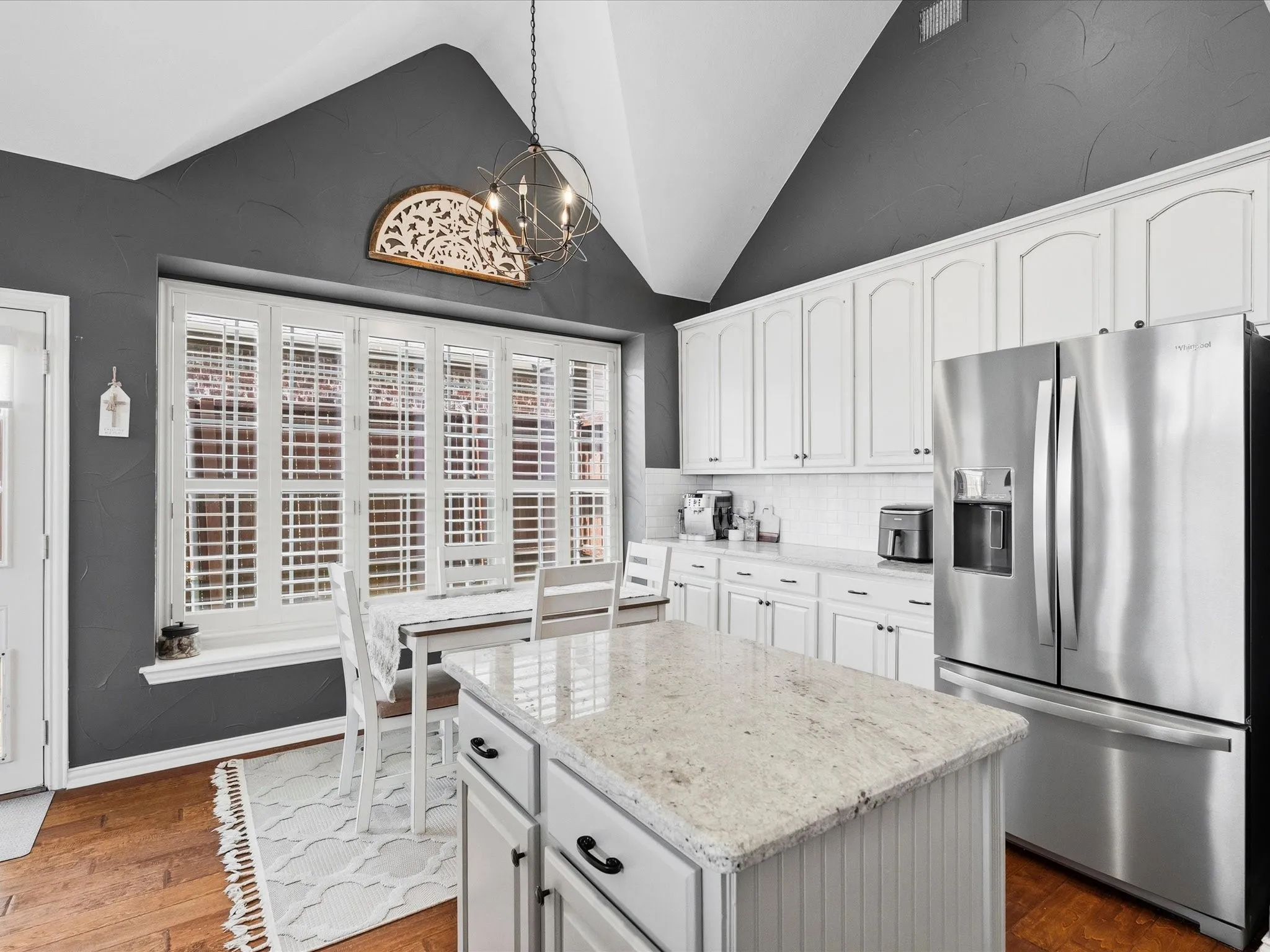 Single Family Residence For Rent in Denton County , 2849 Greenway Drive, Frisco, Texas 75034, 4 Bedroom, 4 Bathroom, 2 Garage spaces, 2,873 Sqft, built in 2002, mls#21414614, Real Estate Agent in Frisco, Homes For Rent in Denton county, Homes For Rent in Frisco, Realtor in Frisco Texas, Real Estate Brokerage Independent Realty Texas, Luminita Cordes Realtor