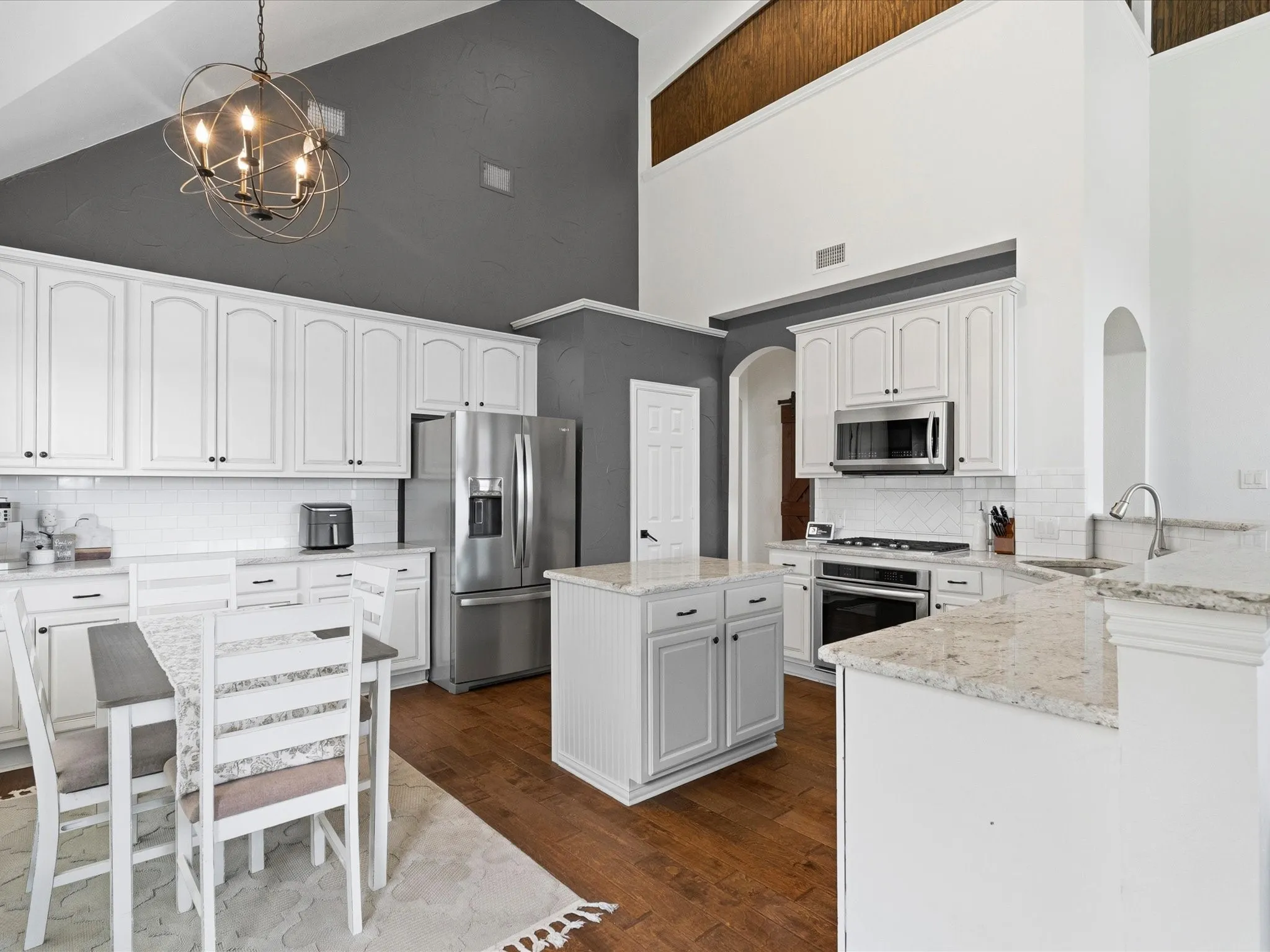 Single Family Residence For Rent in Denton County , 2849 Greenway Drive, Frisco, Texas 75034, 4 Bedroom, 4 Bathroom, 2 Garage spaces, 2,873 Sqft, built in 2002, mls#21414614, Real Estate Agent in Frisco, Homes For Rent in Denton county, Homes For Rent in Frisco, Realtor in Frisco Texas, Real Estate Brokerage Independent Realty Texas, Luminita Cordes Realtor
