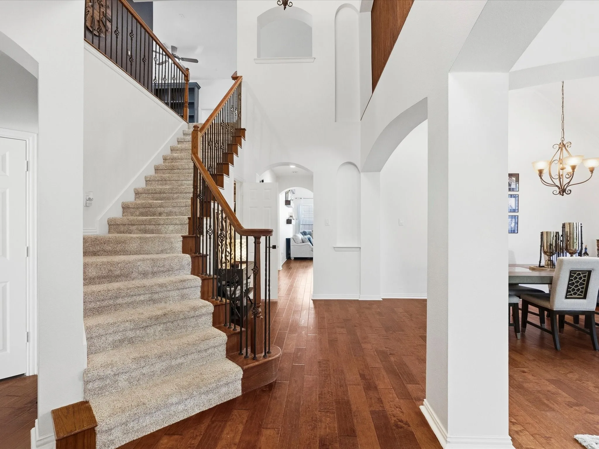 Single Family Residence For Rent in Denton County , 2849 Greenway Drive, Frisco, Texas 75034, 4 Bedroom, 4 Bathroom, 2 Garage spaces, 2,873 Sqft, built in 2002, mls#21414614, Real Estate Agent in Frisco, Homes For Rent in Denton county, Homes For Rent in Frisco, Realtor in Frisco Texas, Real Estate Brokerage Independent Realty Texas, Luminita Cordes Realtor