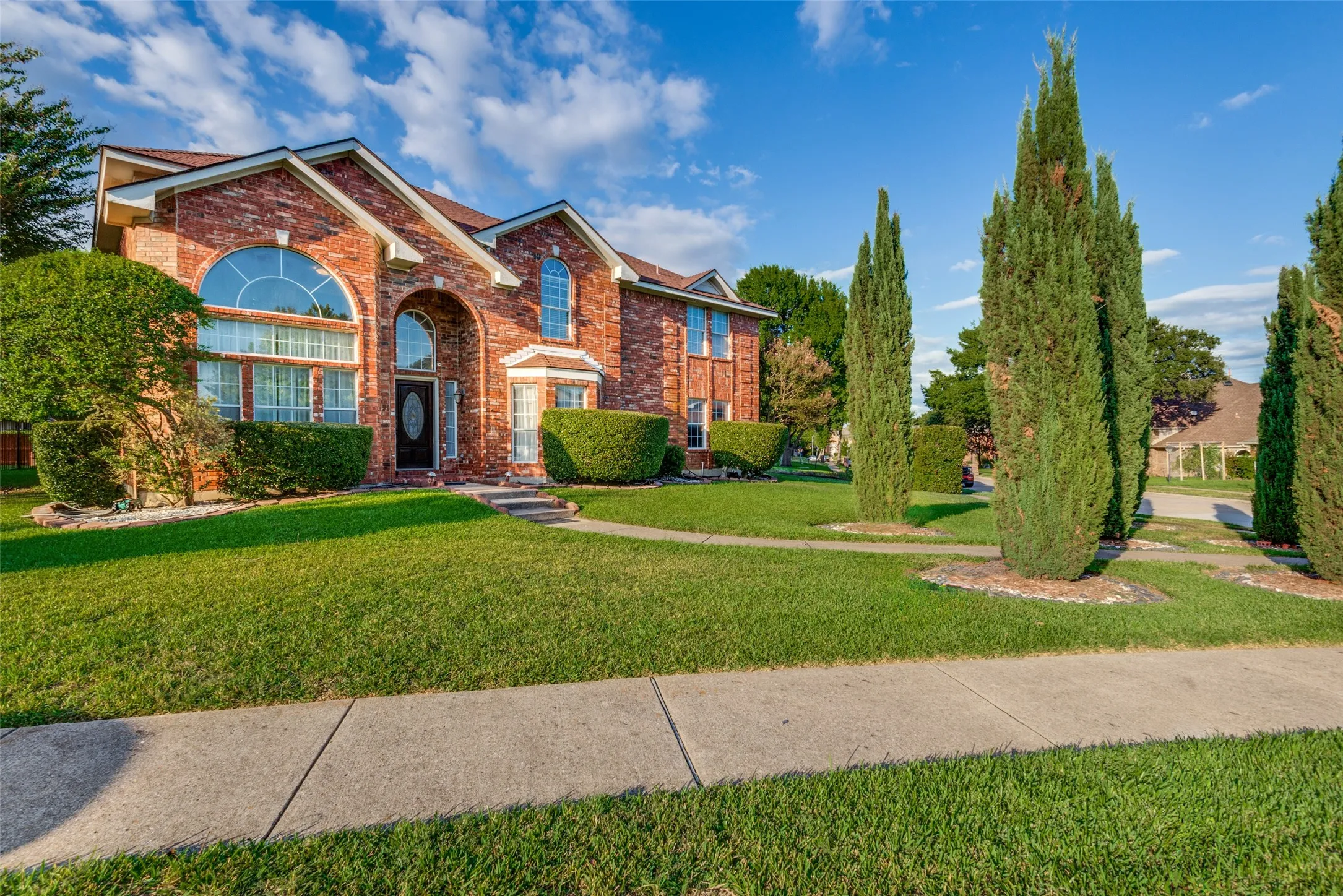 Single Family Residence For Sale in Collin County , 6705 Mantissa Drive, Plano, Texas 75023, 3 Bedroom, 3 Bathroom, 2 Garage spaces, 2,139 Sqft, built in 1990, mls#21413801, Real Estate Agent in Plano, Homes For Sale in Collin county, Homes For Sale in Plano, Realtor in Plano Texas, Real Estate Brokerage Independent Realty Texas, Luminita Cordes Realtor