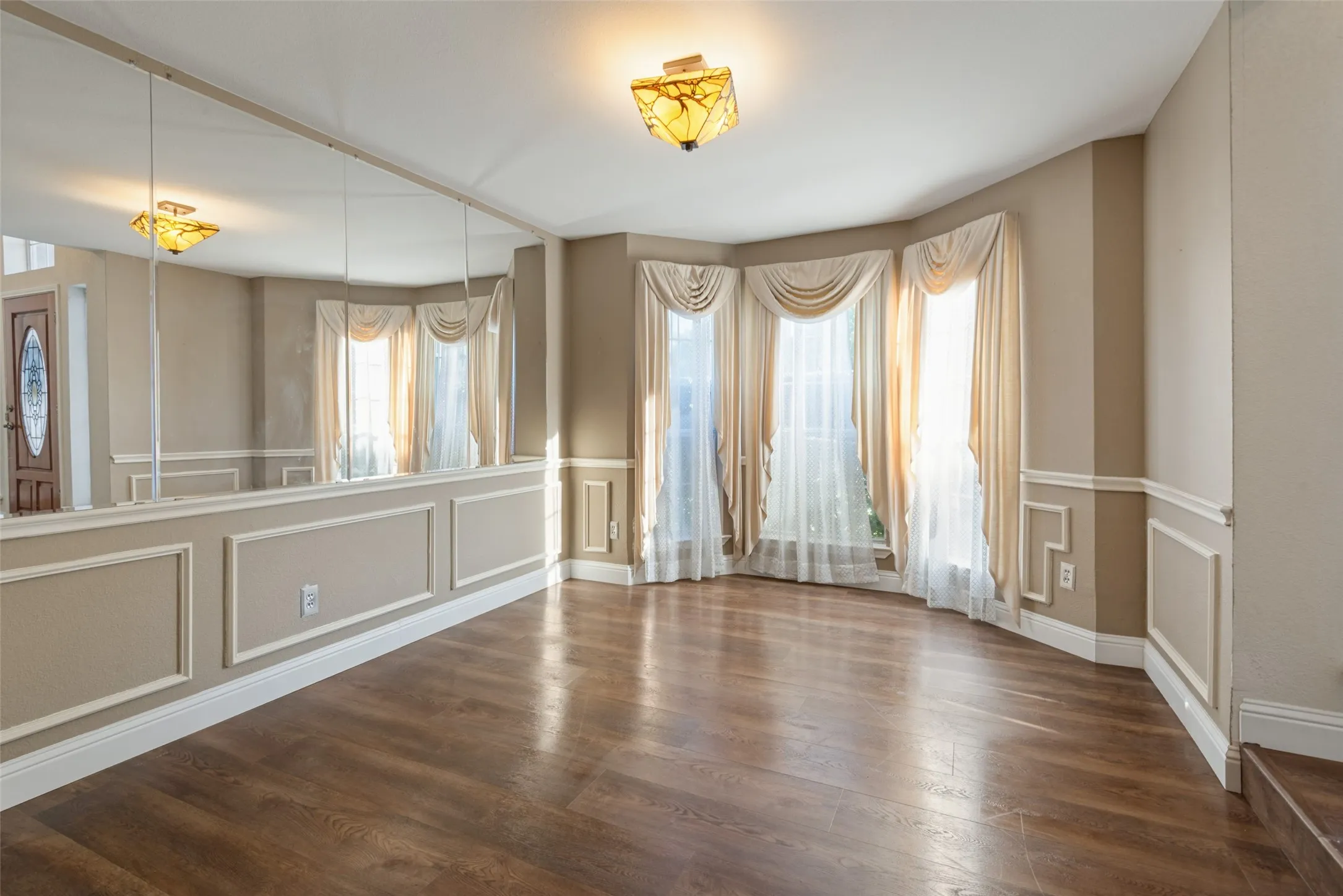Single Family Residence For Sale in Collin County , 6705 Mantissa Drive, Plano, Texas 75023, 3 Bedroom, 3 Bathroom, 2 Garage spaces, 2,139 Sqft, built in 1990, mls#21413801, Real Estate Agent in Plano, Homes For Sale in Collin county, Homes For Sale in Plano, Realtor in Plano Texas, Real Estate Brokerage Independent Realty Texas, Luminita Cordes Realtor