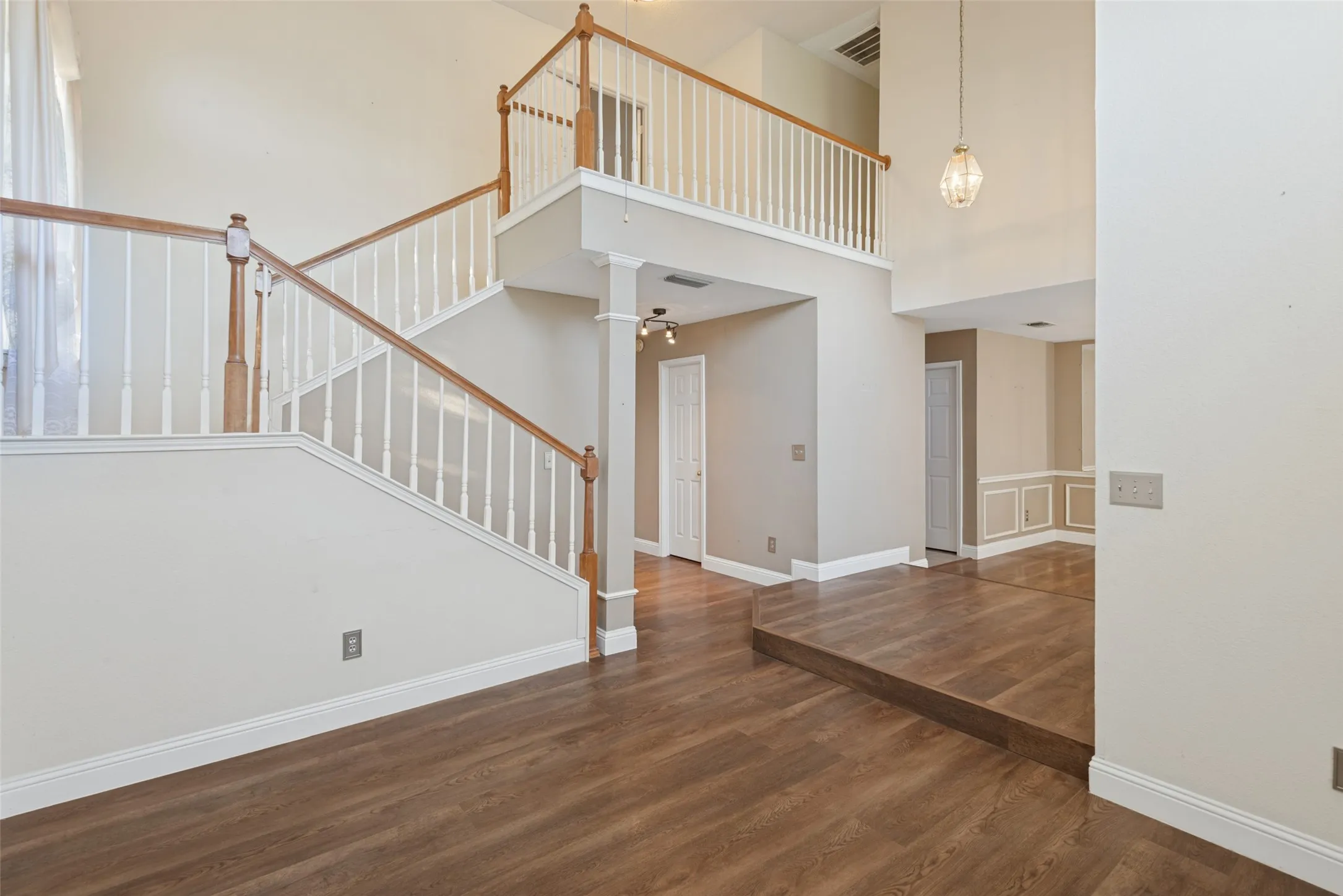 Single Family Residence For Sale in Collin County , 6705 Mantissa Drive, Plano, Texas 75023, 3 Bedroom, 3 Bathroom, 2 Garage spaces, 2,139 Sqft, built in 1990, mls#21413801, Real Estate Agent in Plano, Homes For Sale in Collin county, Homes For Sale in Plano, Realtor in Plano Texas, Real Estate Brokerage Independent Realty Texas, Luminita Cordes Realtor