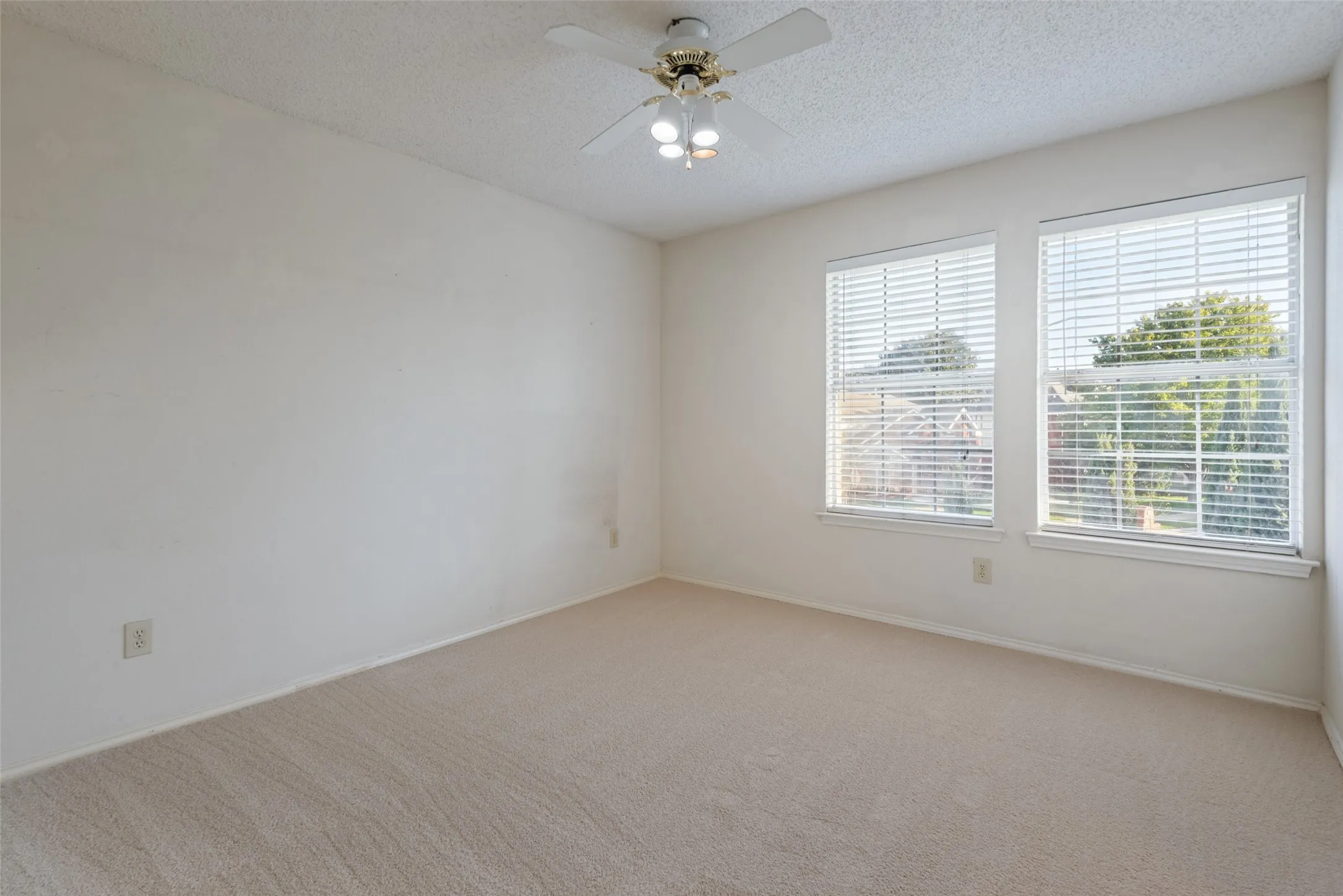 Single Family Residence For Sale in Collin County , 6705 Mantissa Drive, Plano, Texas 75023, 3 Bedroom, 3 Bathroom, 2 Garage spaces, 2,139 Sqft, built in 1990, mls#21413801, Real Estate Agent in Plano, Homes For Sale in Collin county, Homes For Sale in Plano, Realtor in Plano Texas, Real Estate Brokerage Independent Realty Texas, Luminita Cordes Realtor