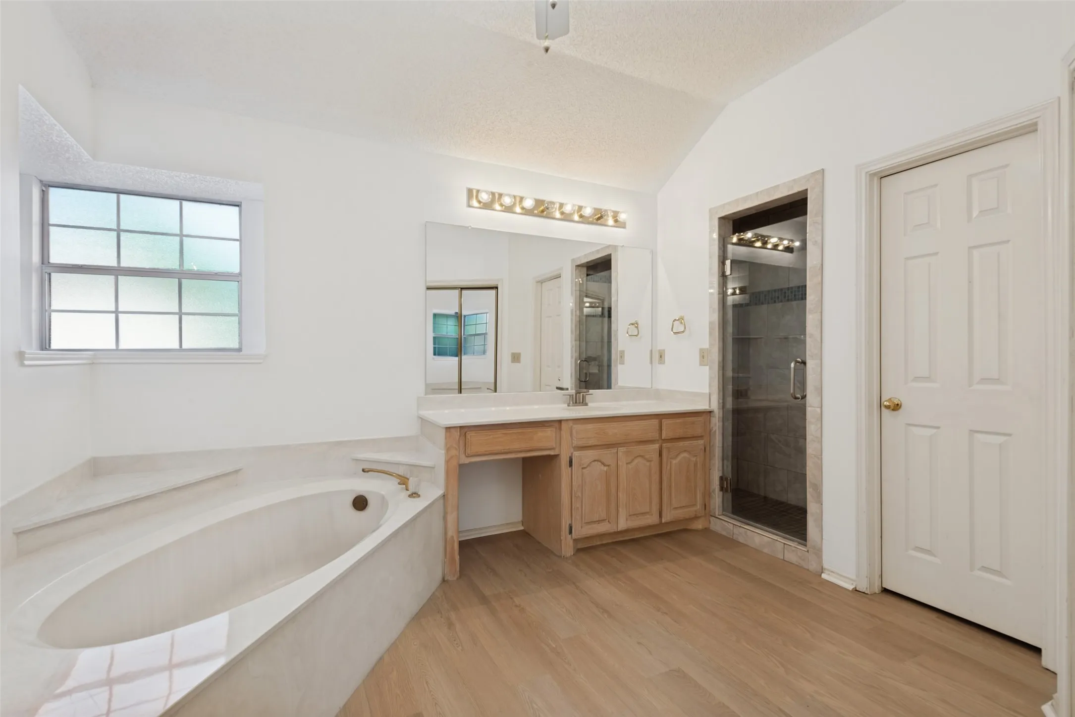 Single Family Residence For Sale in Collin County , 6705 Mantissa Drive, Plano, Texas 75023, 3 Bedroom, 3 Bathroom, 2 Garage spaces, 2,139 Sqft, built in 1990, mls#21413801, Real Estate Agent in Plano, Homes For Sale in Collin county, Homes For Sale in Plano, Realtor in Plano Texas, Real Estate Brokerage Independent Realty Texas, Luminita Cordes Realtor