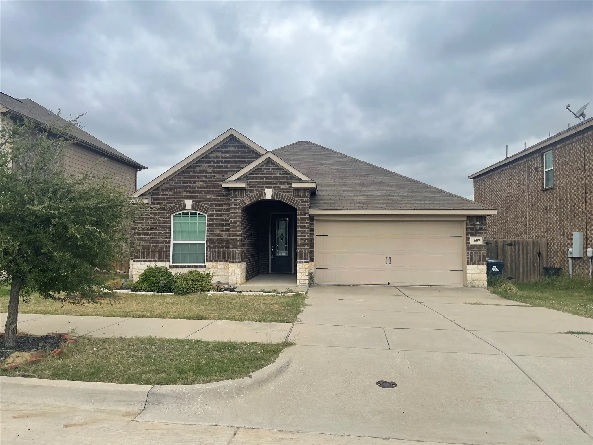 Single Family Residence For Rent