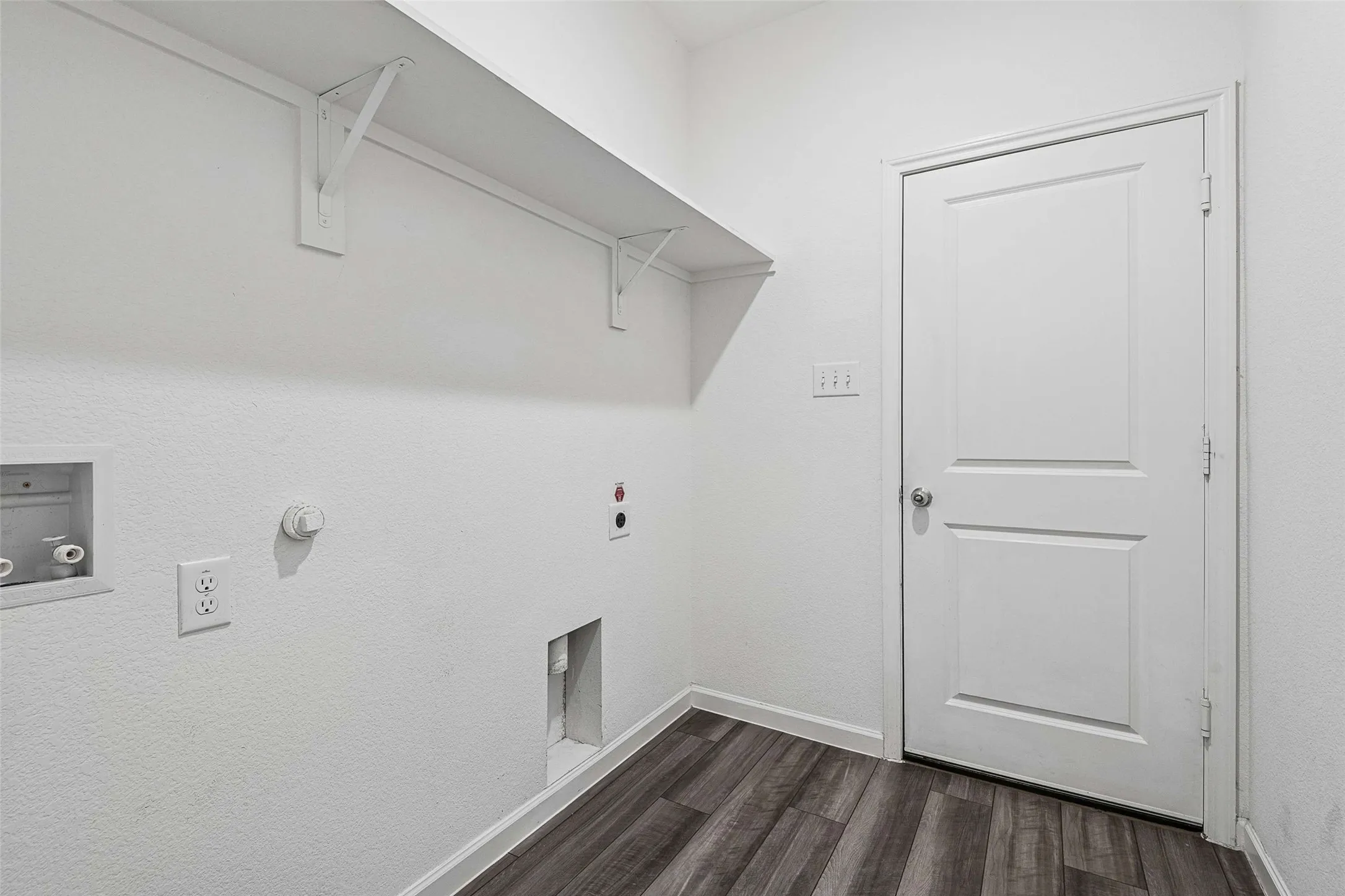 Single Family Residence For Rent in Tarrant County , 8360 Stovepipe Drive, Fort Worth, Texas 76179, 4 Bedroom, 2 Bathroom, 2 Garage spaces, 1,882 Sqft, built in 2023, mls#21414636, Real Estate Agent in Fort Worth, Homes For Rent in Tarrant county, Homes For Rent in Fort Worth, Realtor in Fort Worth Texas, Real Estate Brokerage Independent Realty Texas, Luminita Cordes Realtor