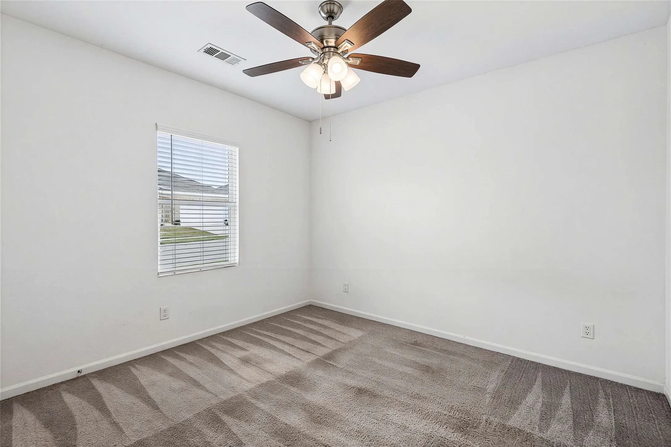 Single Family Residence For Rent in Tarrant County , 8360 Stovepipe Drive, Fort Worth, Texas 76179, 4 Bedroom, 2 Bathroom, 2 Garage spaces, 1,882 Sqft, built in 2023, mls#21414636, Real Estate Agent in Fort Worth, Homes For Rent in Tarrant county, Homes For Rent in Fort Worth, Realtor in Fort Worth Texas, Real Estate Brokerage Independent Realty Texas, Luminita Cordes Realtor