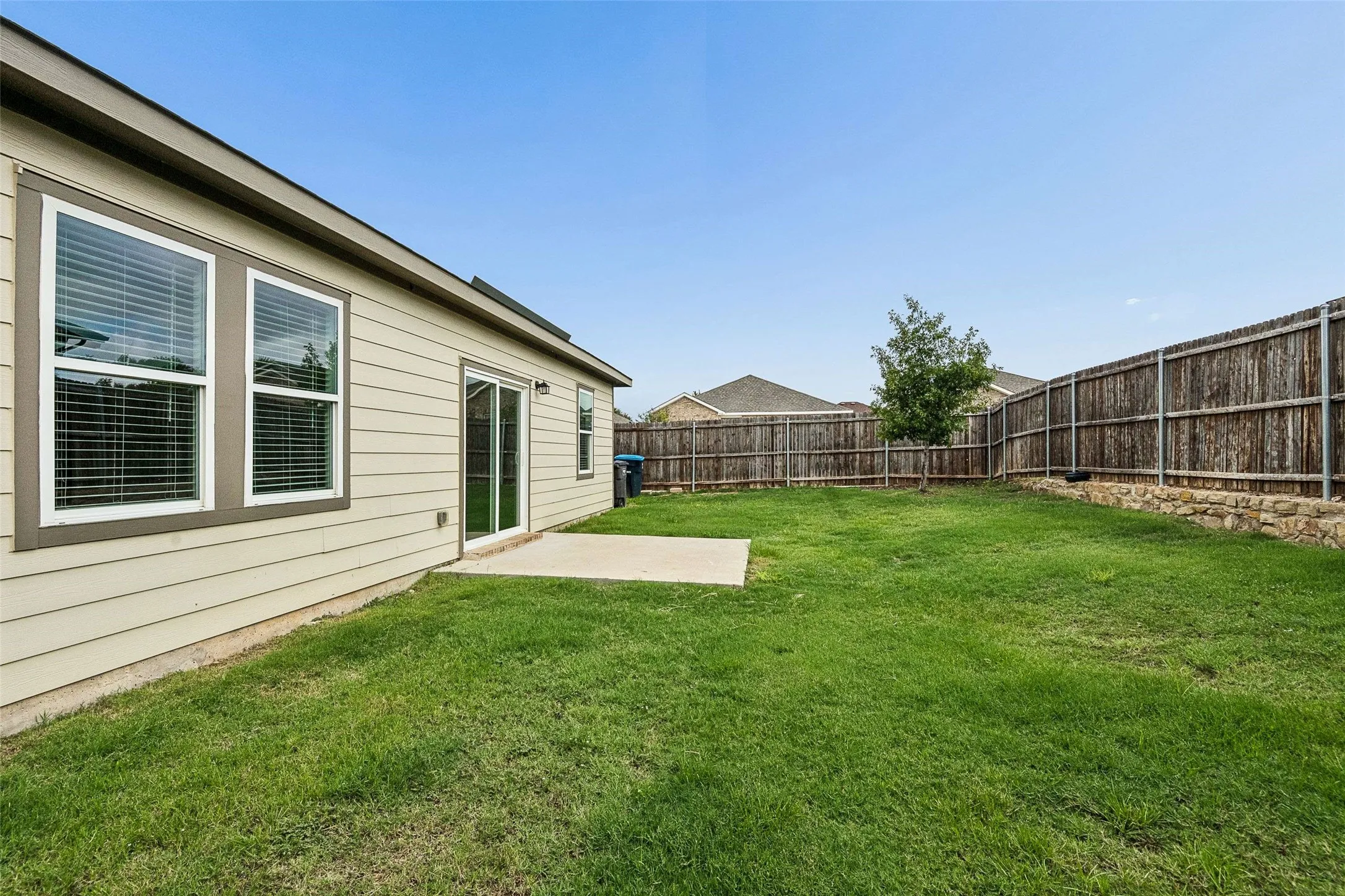 Single Family Residence For Rent in Tarrant County , 8360 Stovepipe Drive, Fort Worth, Texas 76179, 4 Bedroom, 2 Bathroom, 2 Garage spaces, 1,882 Sqft, built in 2023, mls#21414636, Real Estate Agent in Fort Worth, Homes For Rent in Tarrant county, Homes For Rent in Fort Worth, Realtor in Fort Worth Texas, Real Estate Brokerage Independent Realty Texas, Luminita Cordes Realtor