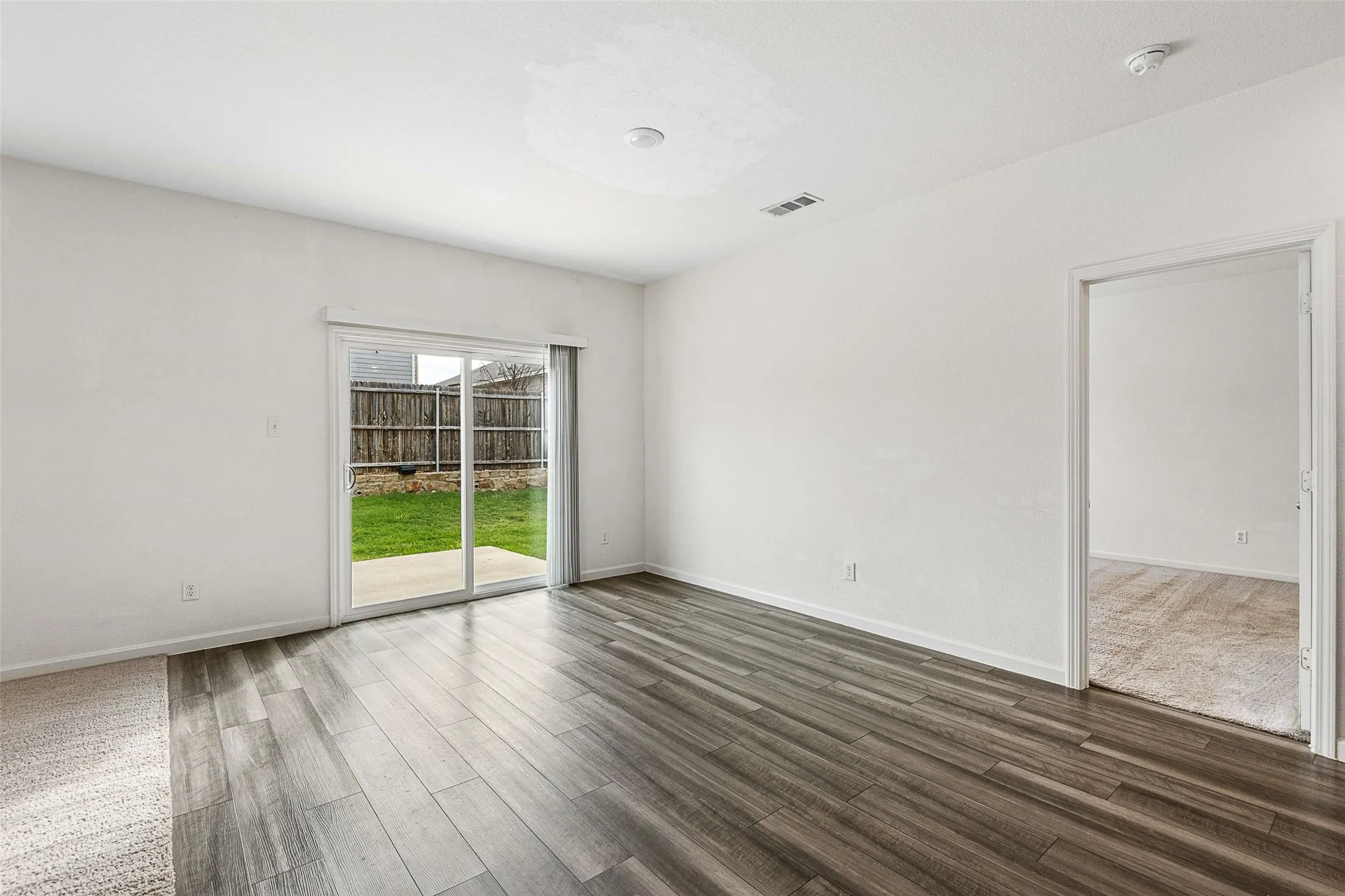 Single Family Residence For Rent in Tarrant County , 8360 Stovepipe Drive, Fort Worth, Texas 76179, 4 Bedroom, 2 Bathroom, 2 Garage spaces, 1,882 Sqft, built in 2023, mls#21414636, Real Estate Agent in Fort Worth, Homes For Rent in Tarrant county, Homes For Rent in Fort Worth, Realtor in Fort Worth Texas, Real Estate Brokerage Independent Realty Texas, Luminita Cordes Realtor