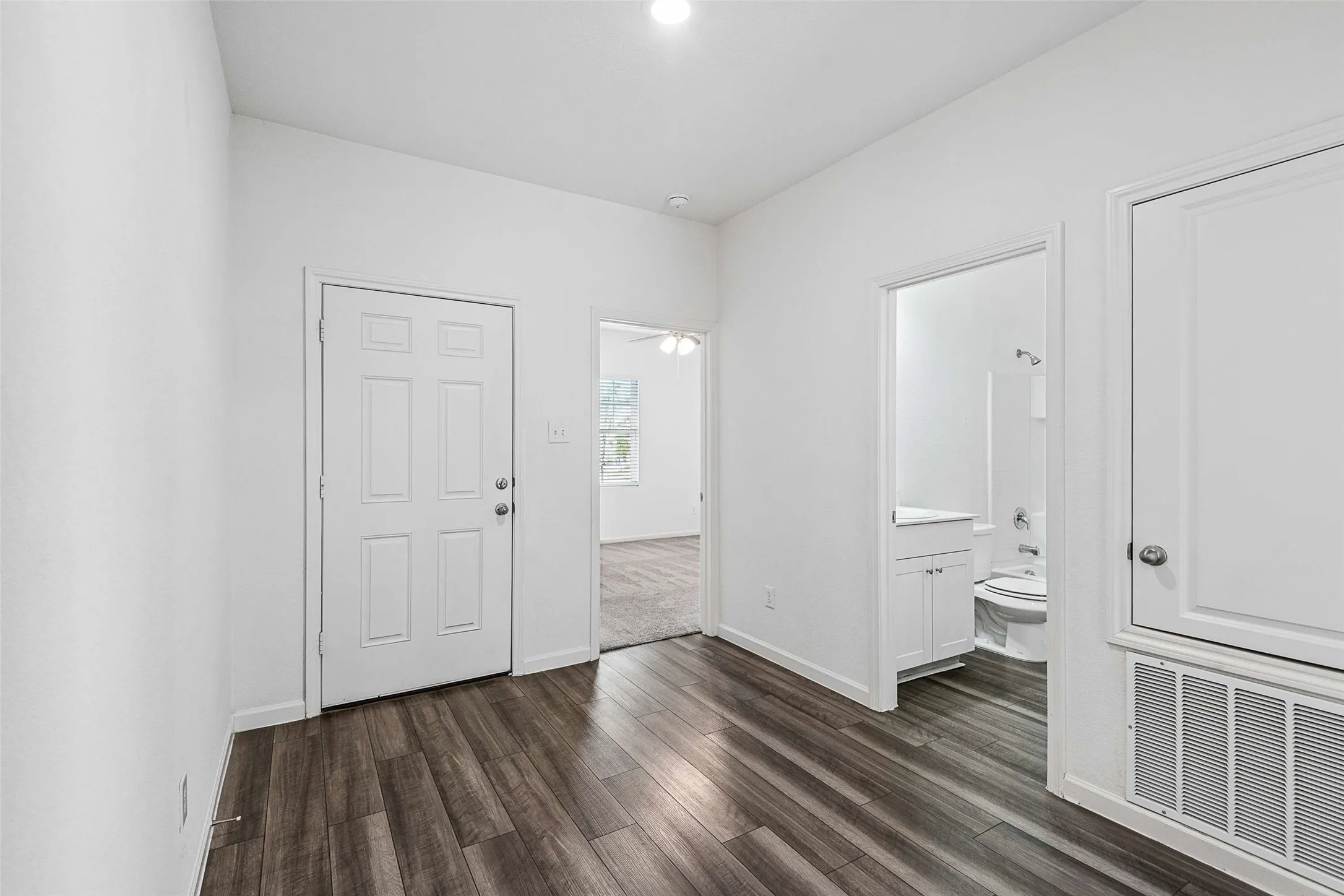 Single Family Residence For Rent in Tarrant County , 8360 Stovepipe Drive, Fort Worth, Texas 76179, 4 Bedroom, 2 Bathroom, 2 Garage spaces, 1,882 Sqft, built in 2023, mls#21414636, Real Estate Agent in Fort Worth, Homes For Rent in Tarrant county, Homes For Rent in Fort Worth, Realtor in Fort Worth Texas, Real Estate Brokerage Independent Realty Texas, Luminita Cordes Realtor